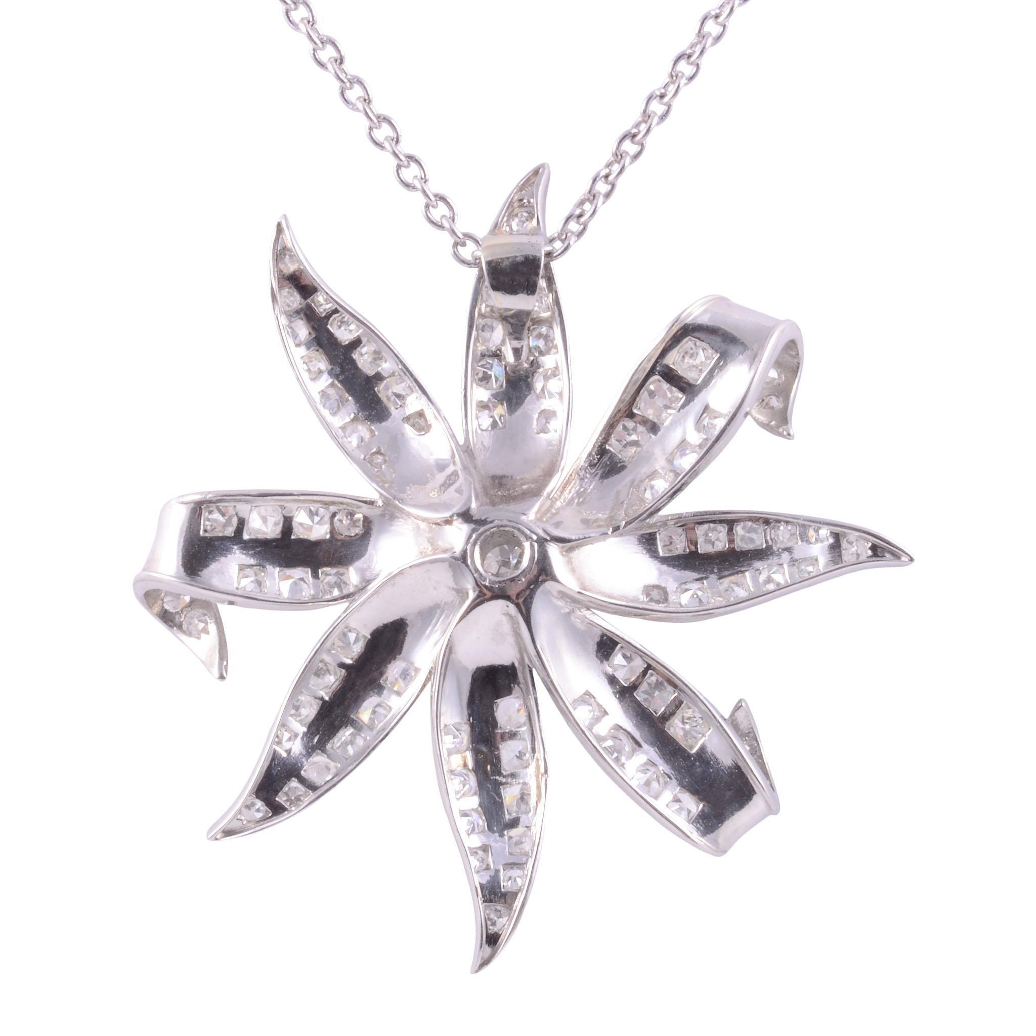Floral Diamond Platinum Necklace and Earring Set For Sale 1