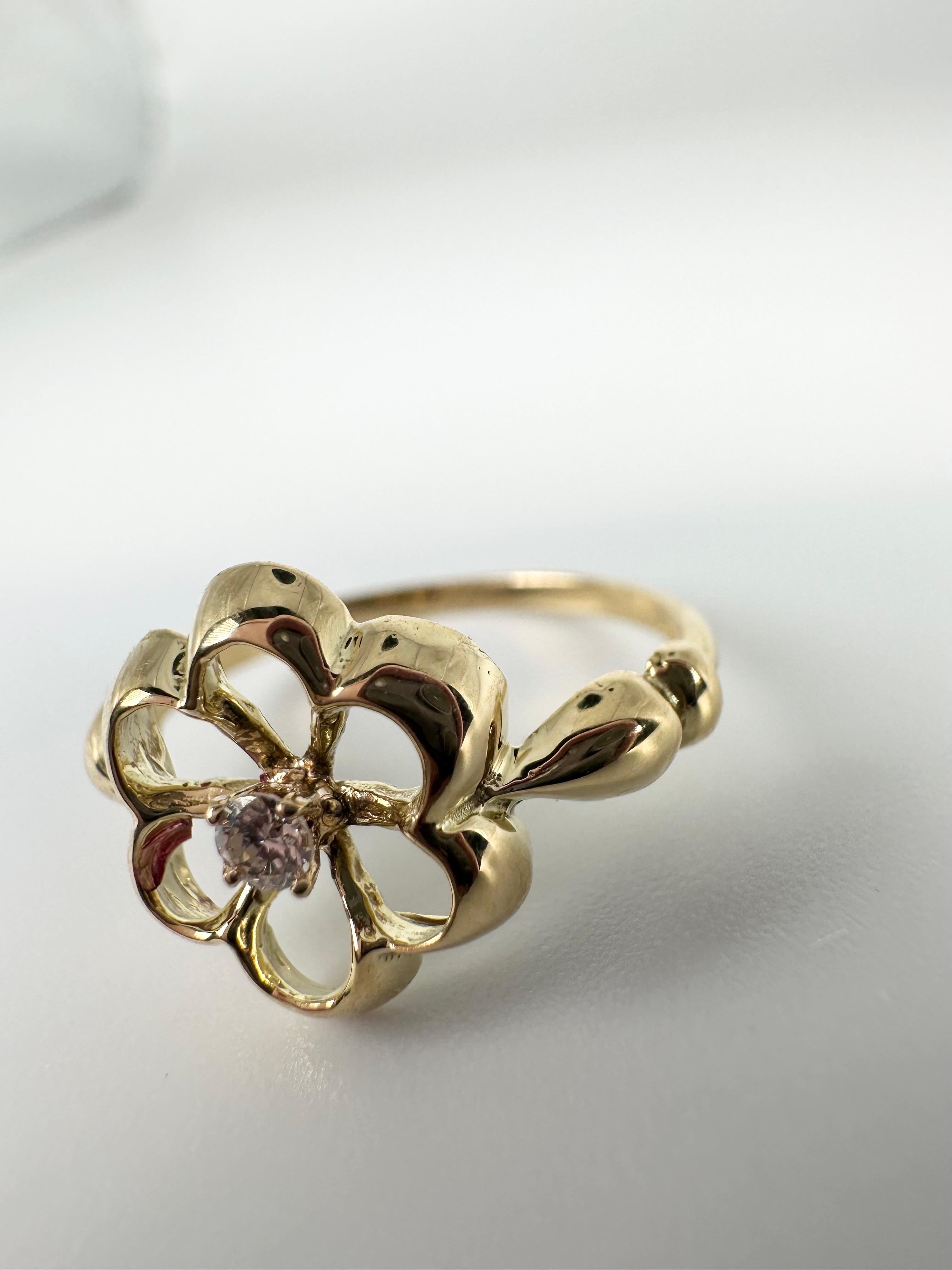 Blumenring 18KT Gelbgold Verlobungsring mit Diamanten (Rundschliff) im Angebot