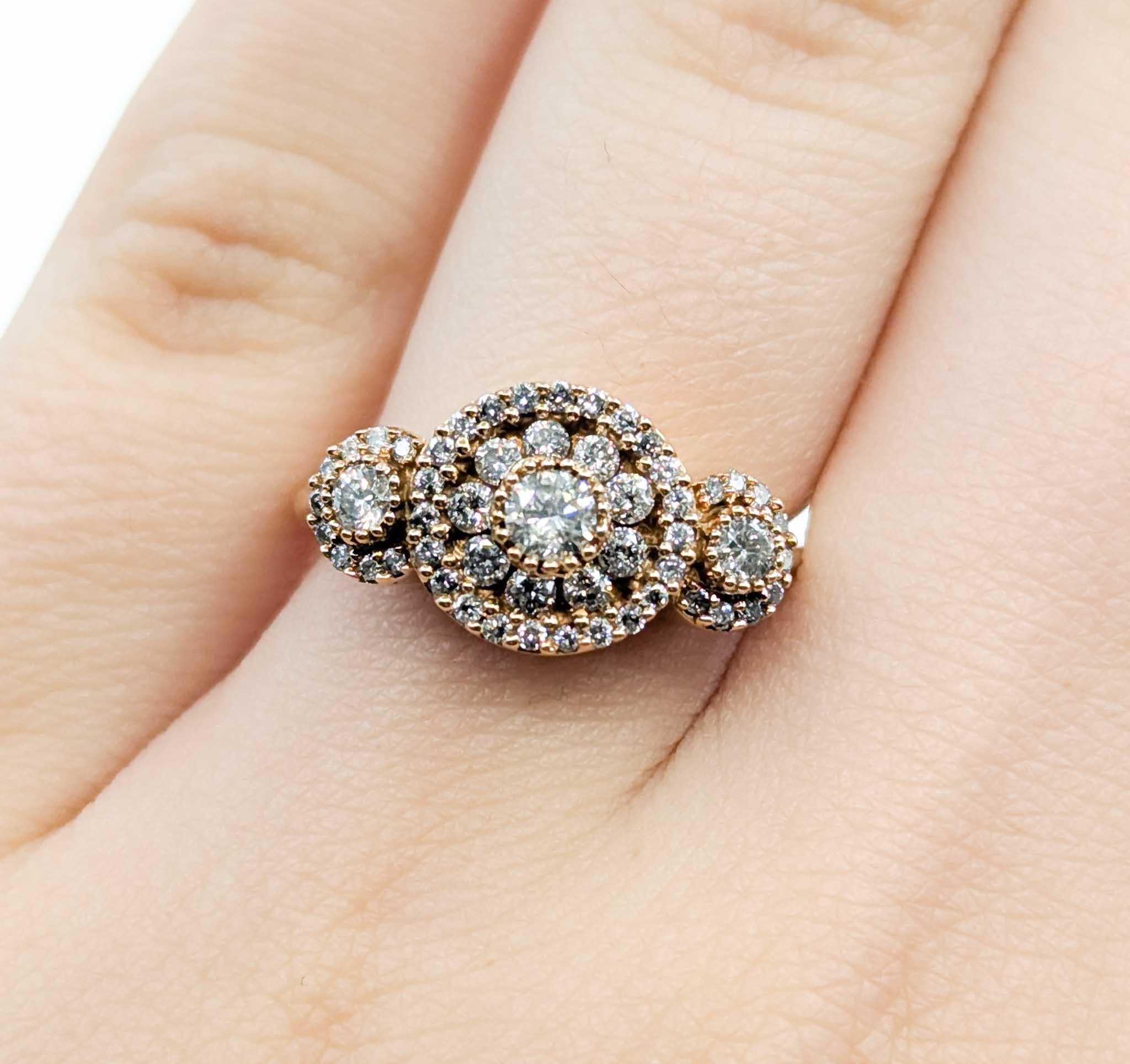 Floraler Diamantring aus 18k Roségold Damen im Angebot