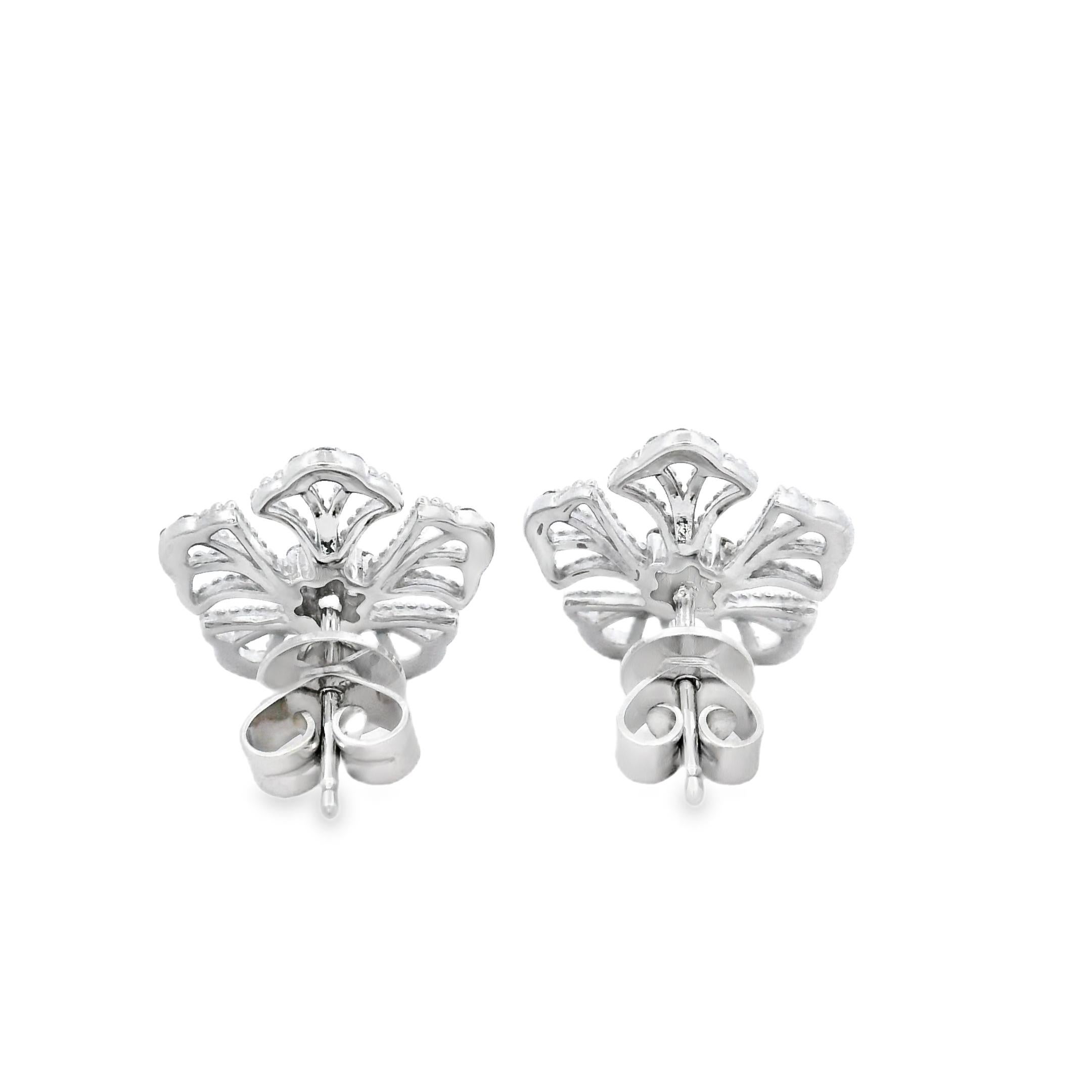 Blumiger Diamant-Ohrstecker 0,20ct in 14K Weißgold Damen im Angebot