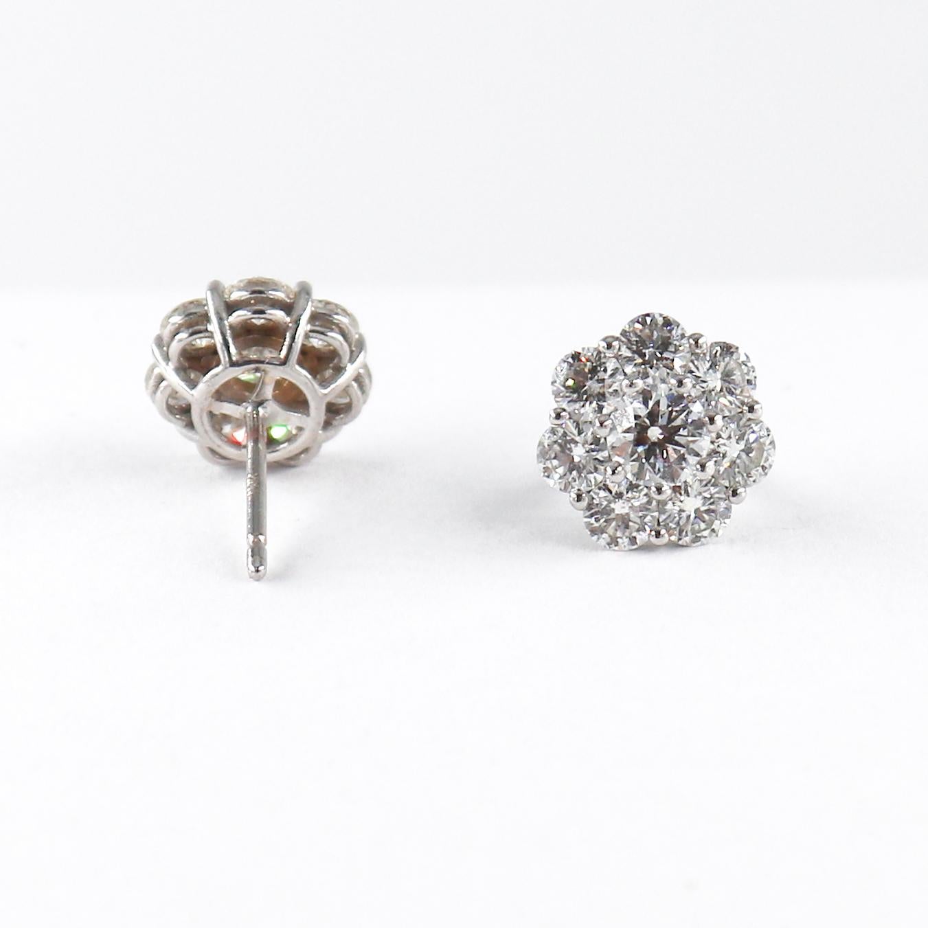 Floral Diamond White Gold Cluster Stud Earrings In Excellent Condition For Sale In New York, NY