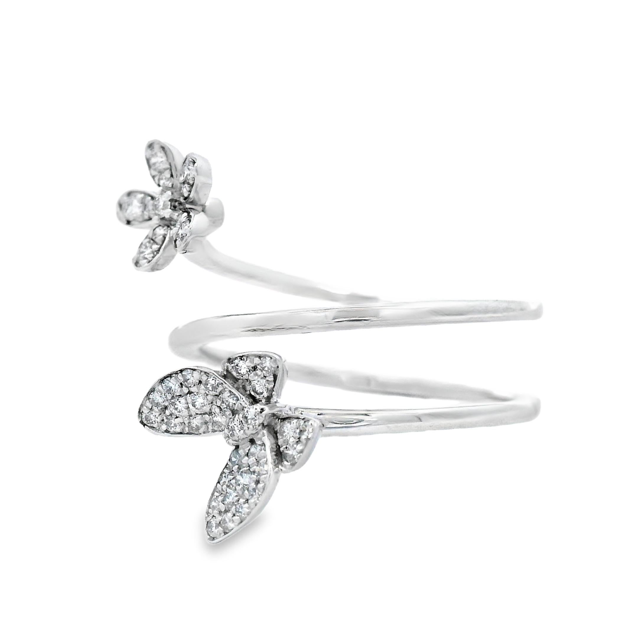 Anillo Envolvente Floral de Diamantes en Oro Blanco de 14K Pavé de 0,23ct Talla 7 Contemporáneo en venta