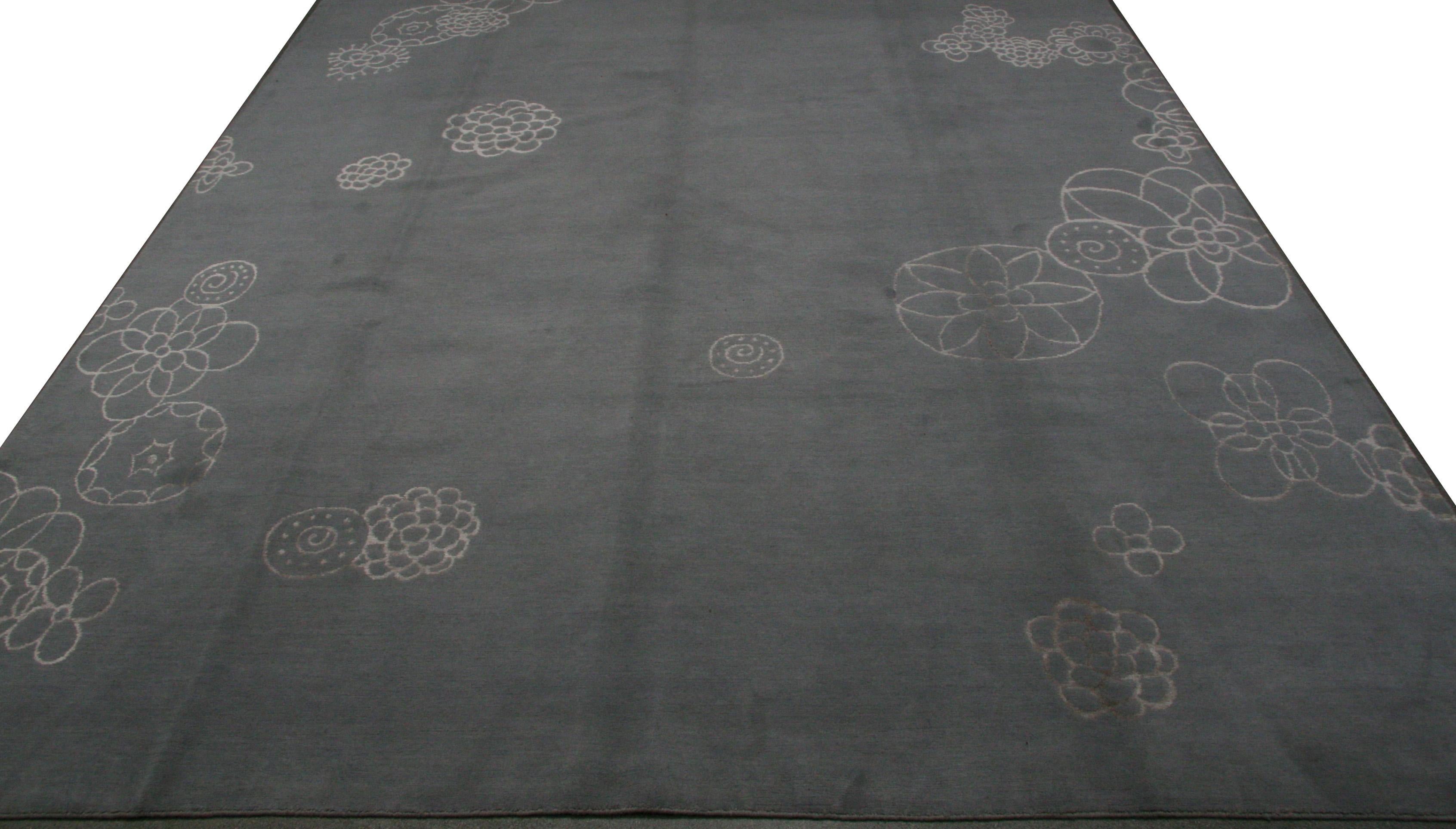 Nepalese Floral Doodle Grey Wool and Silk Area Rug For Sale