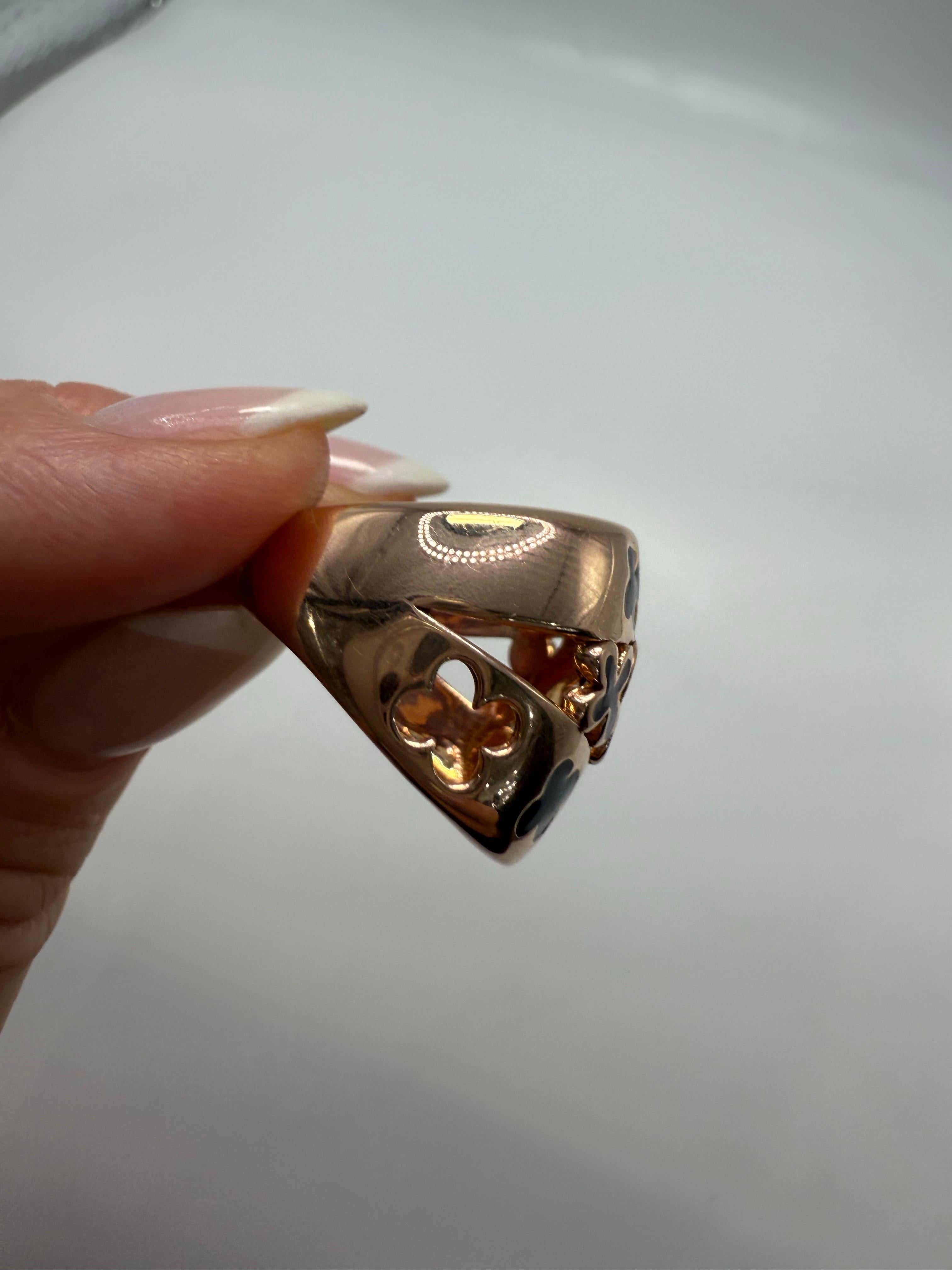 Anello con smalto floreale in oro rosa 14KT In condizioni Nuovo in vendita a Boca Raton, FL