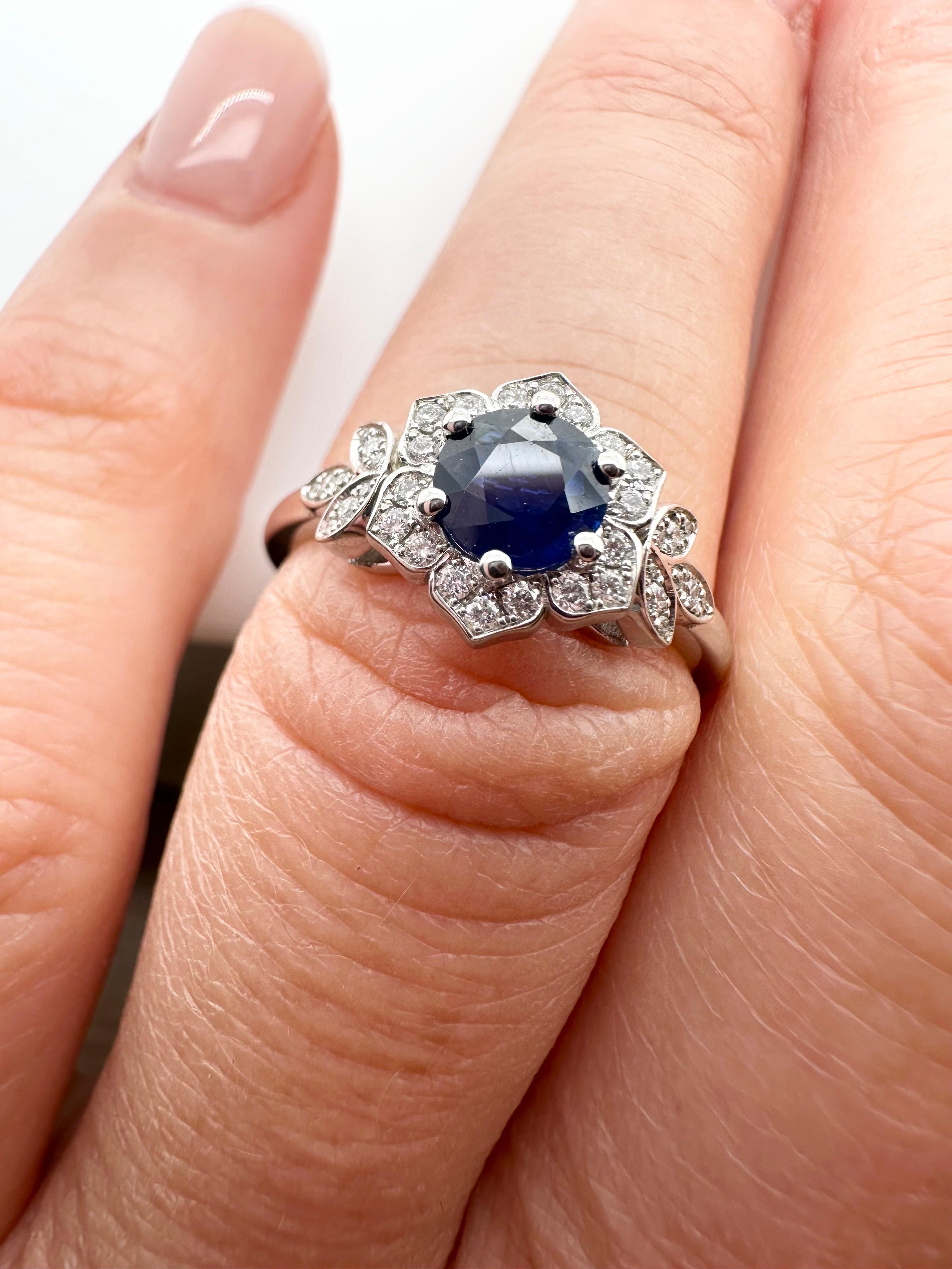 Floral Engagement ring 14KT white gold Natural sapphire 1.02ct In New Condition For Sale In Boca Raton, FL