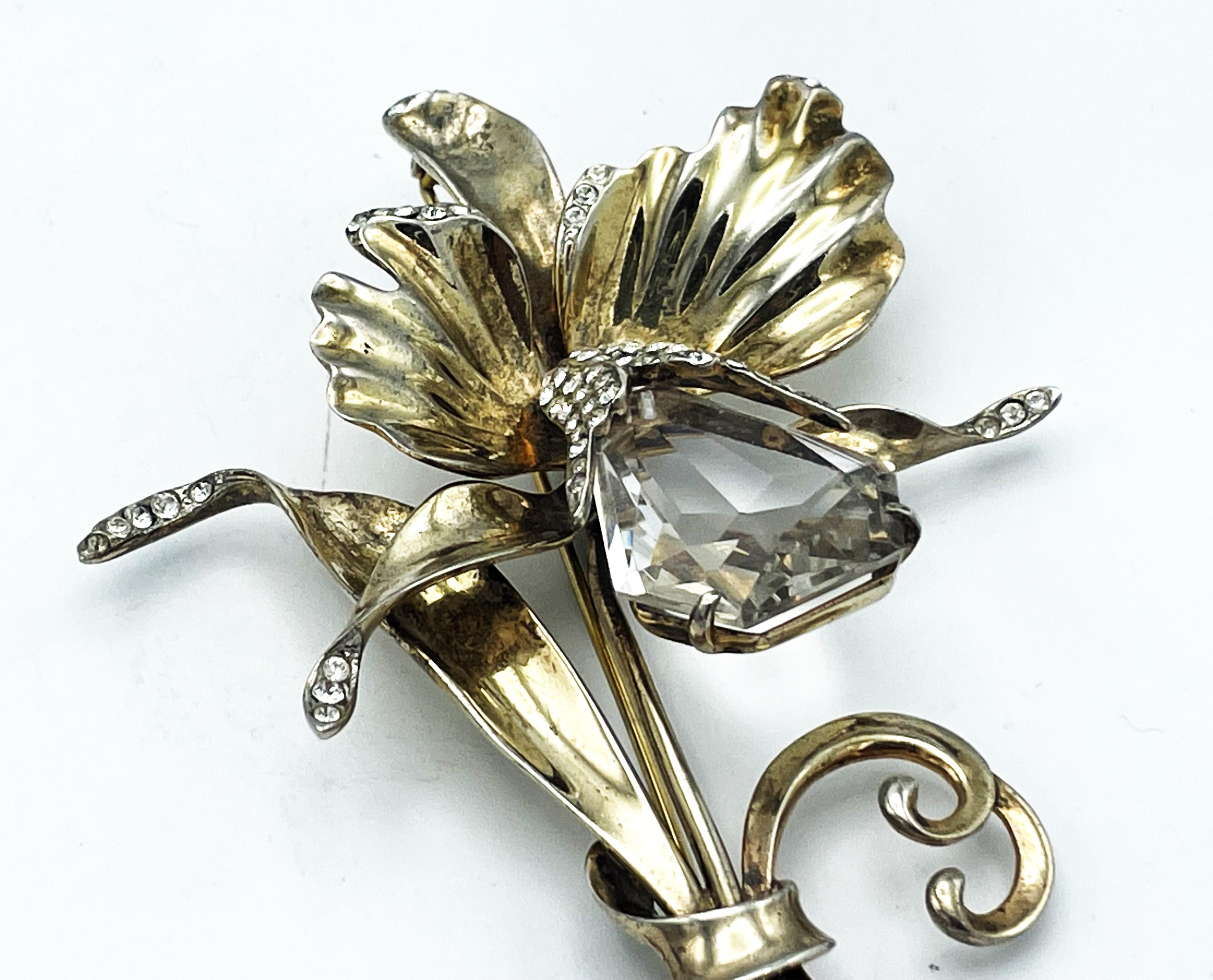 Flower Brooch by Kreisler NY, kite shaped orchid, Sterling Silver gold plated In Good Condition For Sale In Stuttgart, DE
