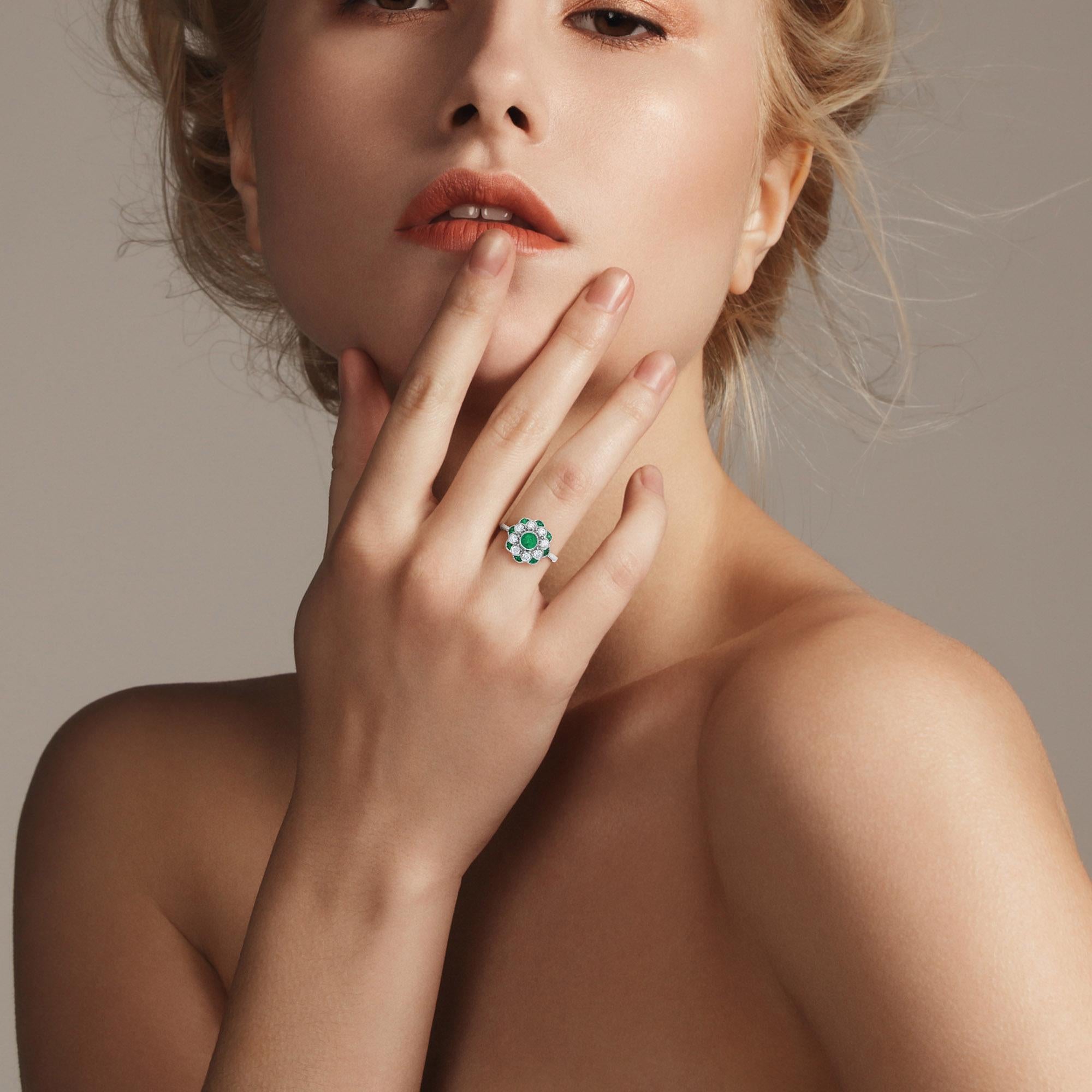 Floral Flower Petals Green Emerald & Diamond Art Deco Style 14K White Gold Ring im Angebot 1