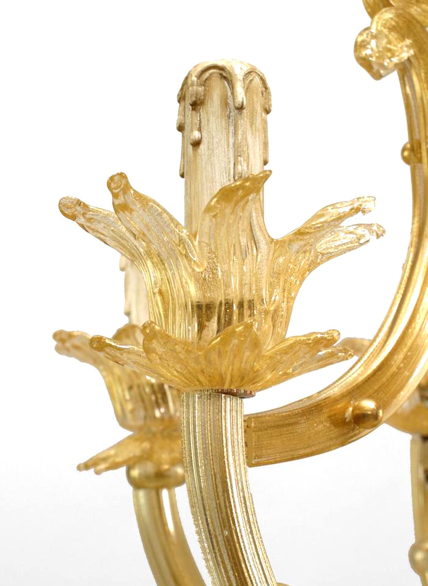 Italienischer venezianischer Muranoglas-Kronleuchter aus Goldstaubglas im Zustand „Gut“ im Angebot in New York, NY