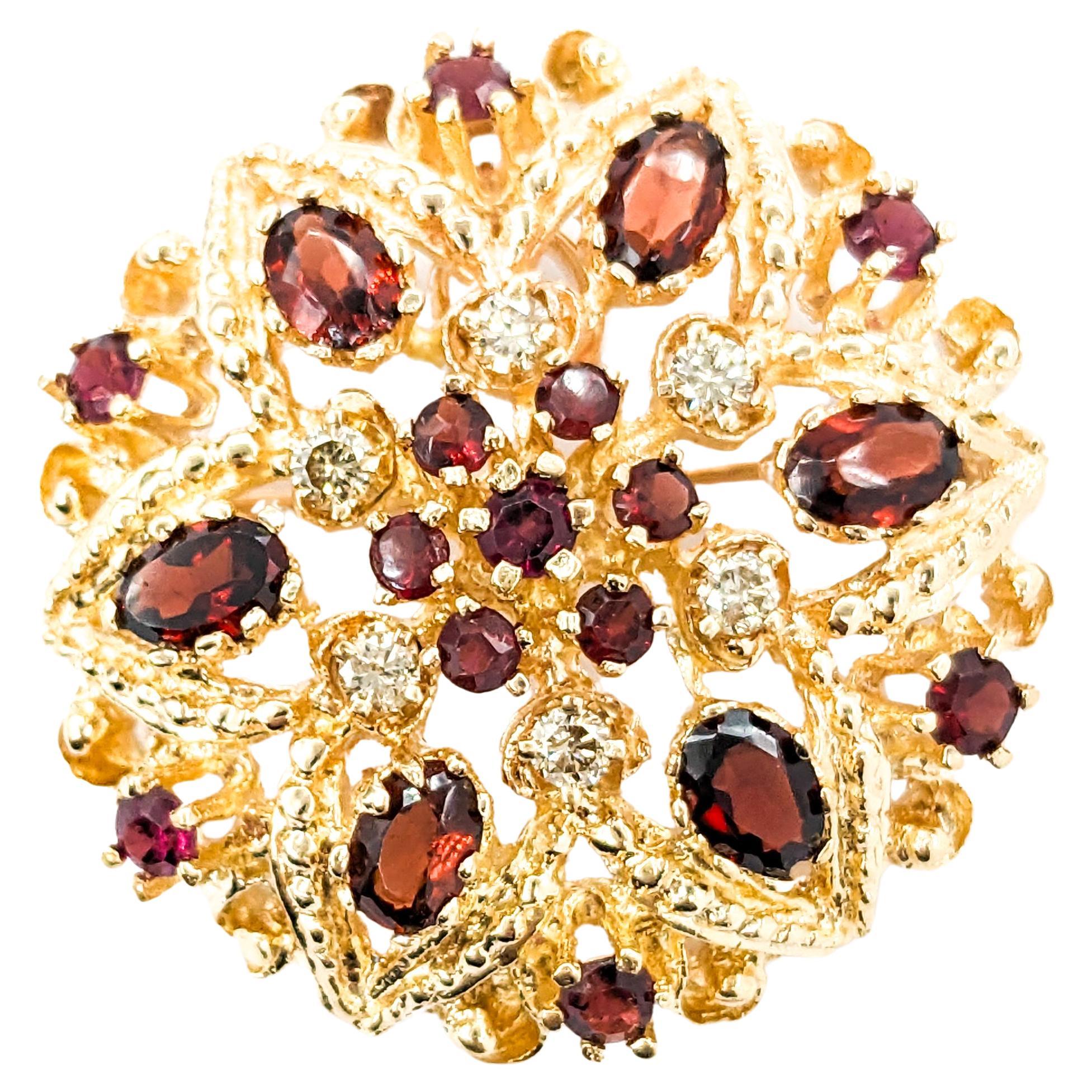 Brosche mit floralem Granat- und Diamant-Anhänger aus Gelbgold