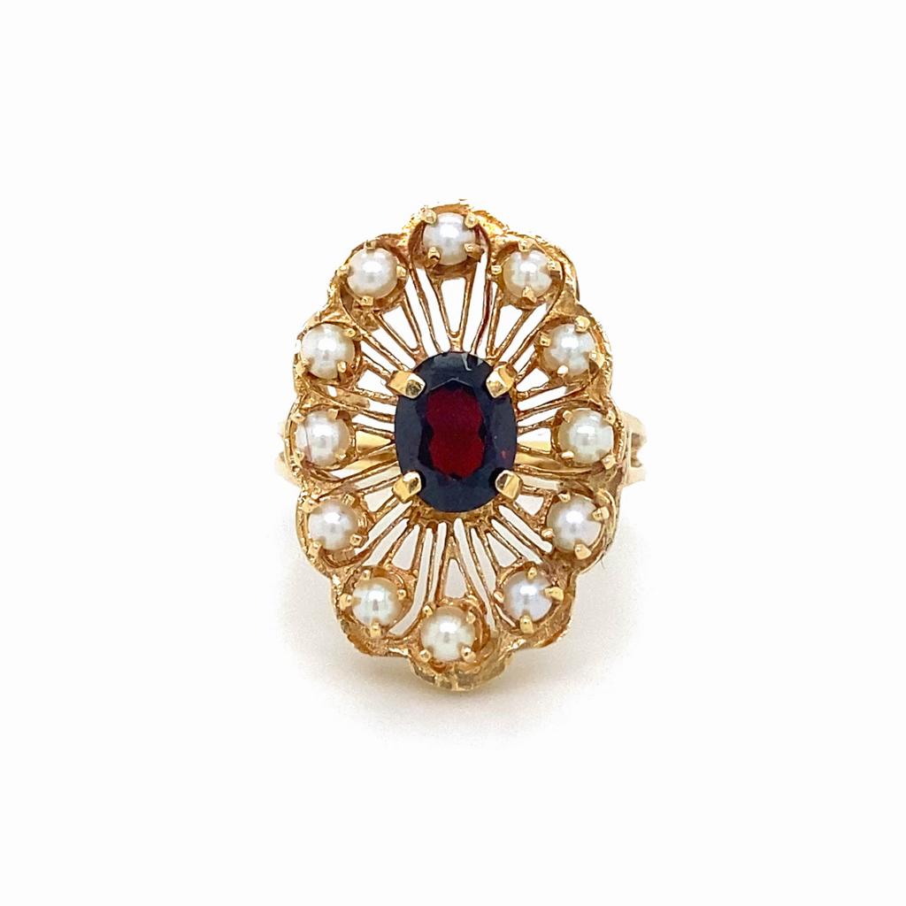 Floral Garnet Pearl Halo Wirework Ring, 14K Yellow Gold Vintage Circa 1970 In Excellent Condition For Sale In Austin, TX