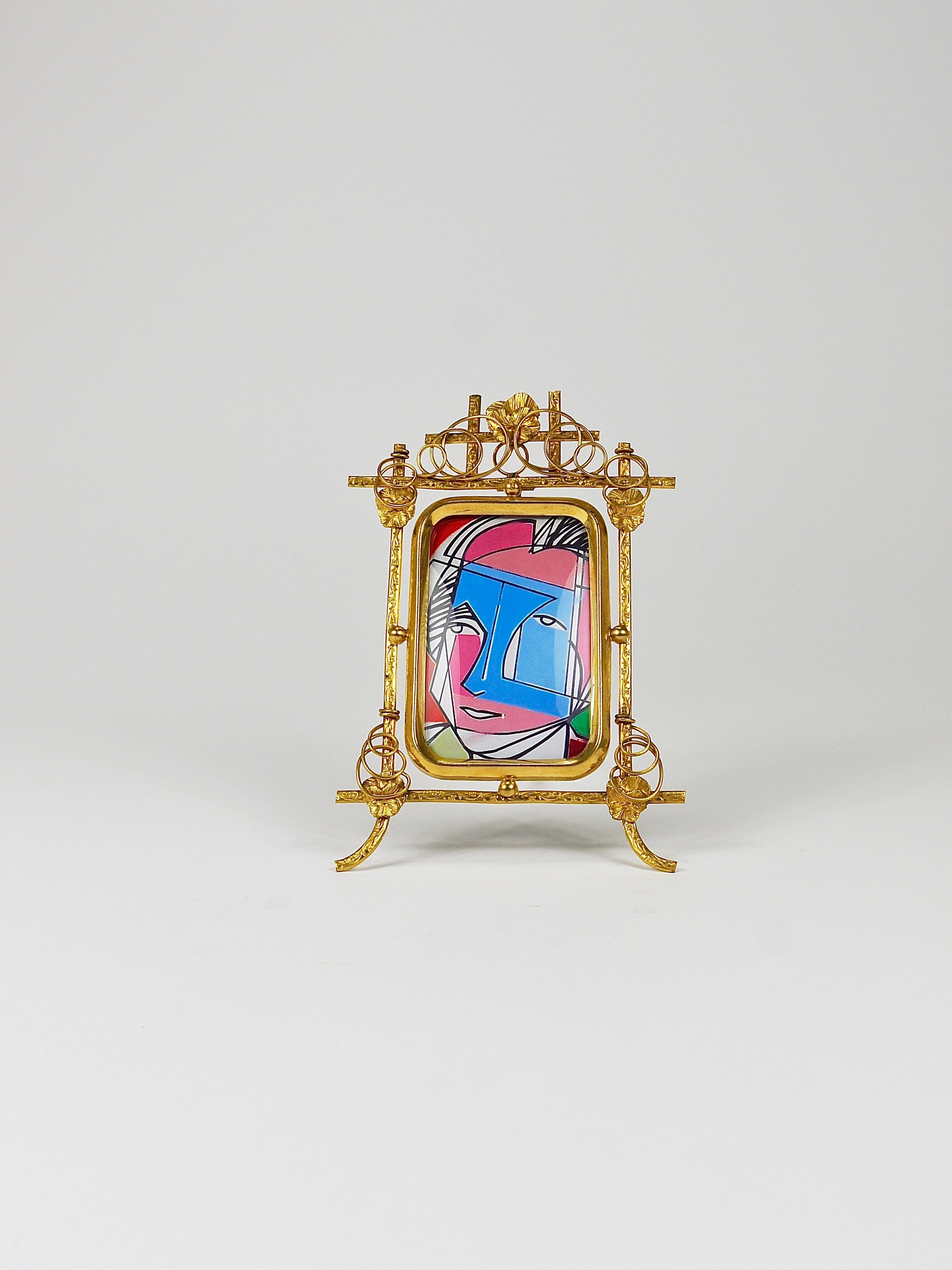 Marco floral Art Nouveau de latón dorado, Viena, hacia 1900 en venta 4