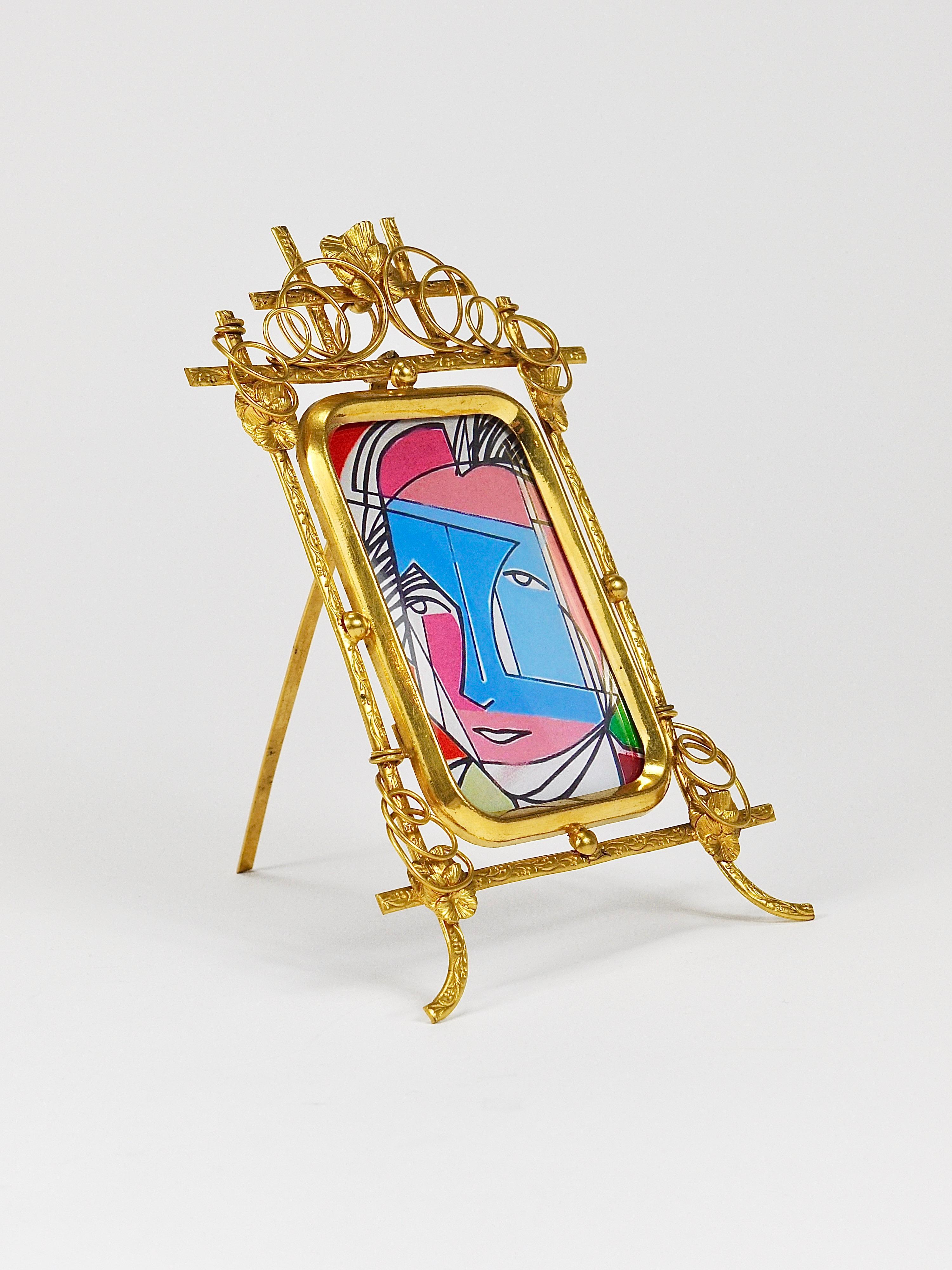 Marco floral Art Nouveau de latón dorado, Viena, hacia 1900 en venta 5