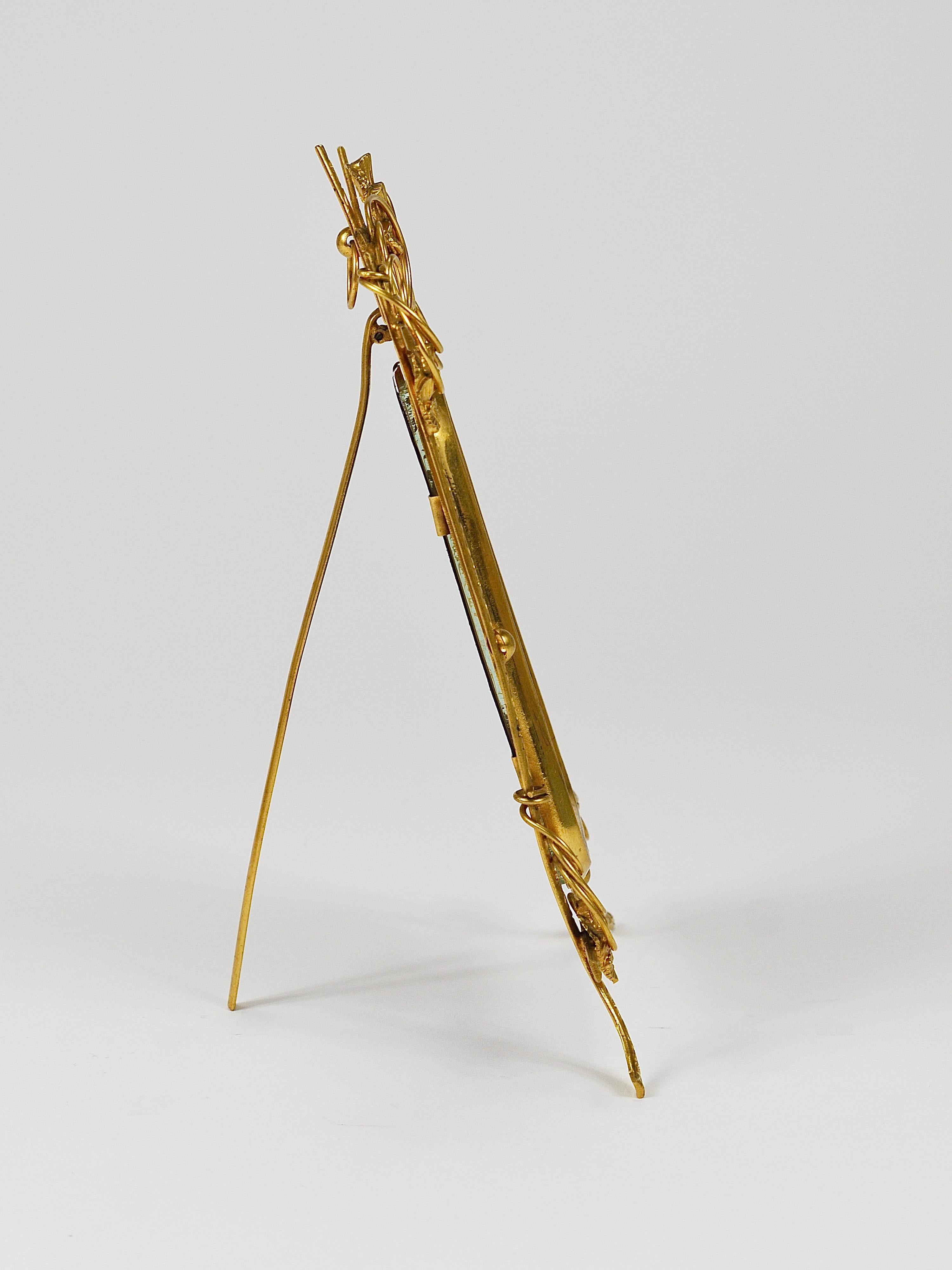 Marco floral Art Nouveau de latón dorado, Viena, hacia 1900 principios del siglo XX en venta