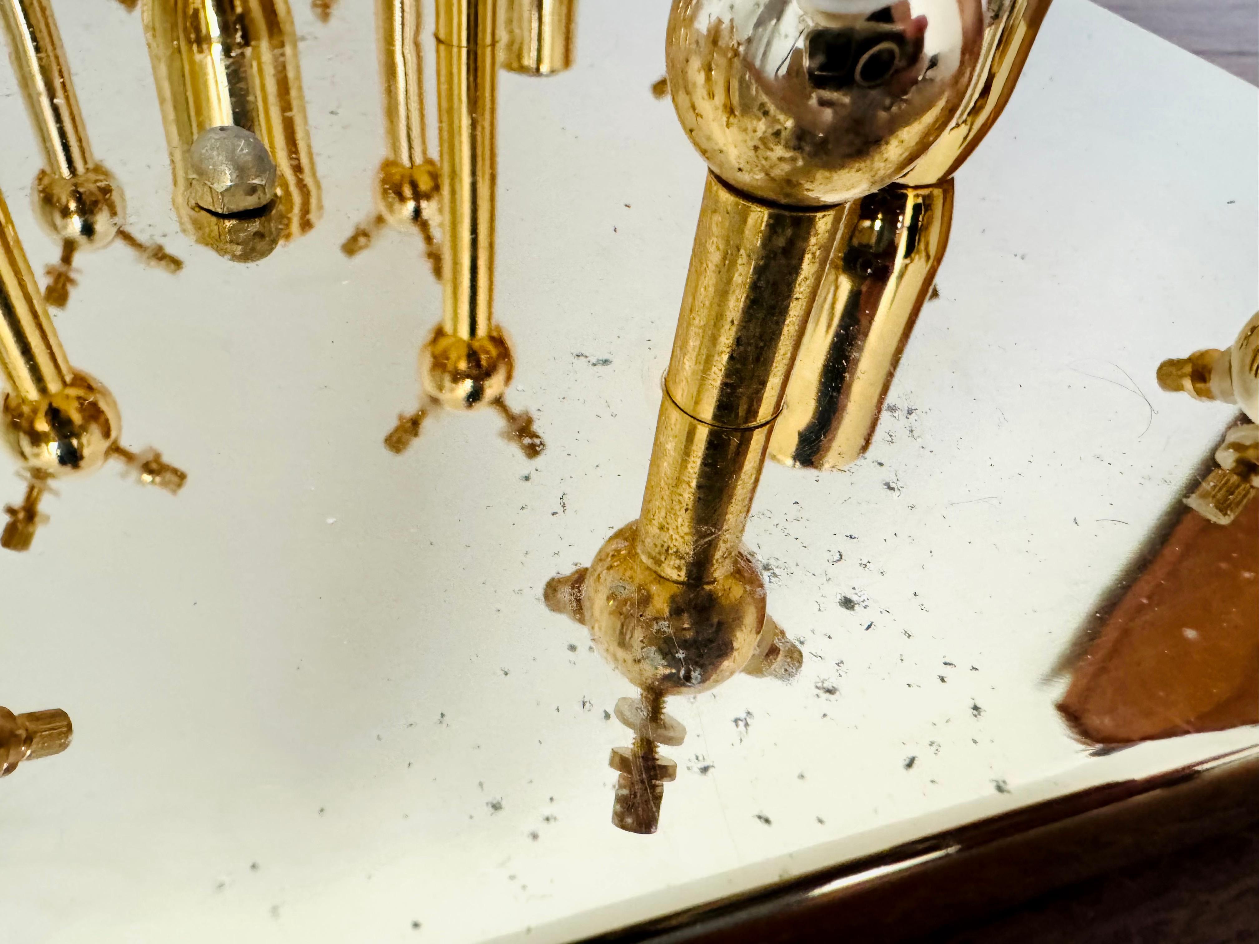 Wandleuchte oder Unterputzleuchte aus Glas und Messing mit Blumenmuster im Angebot 9
