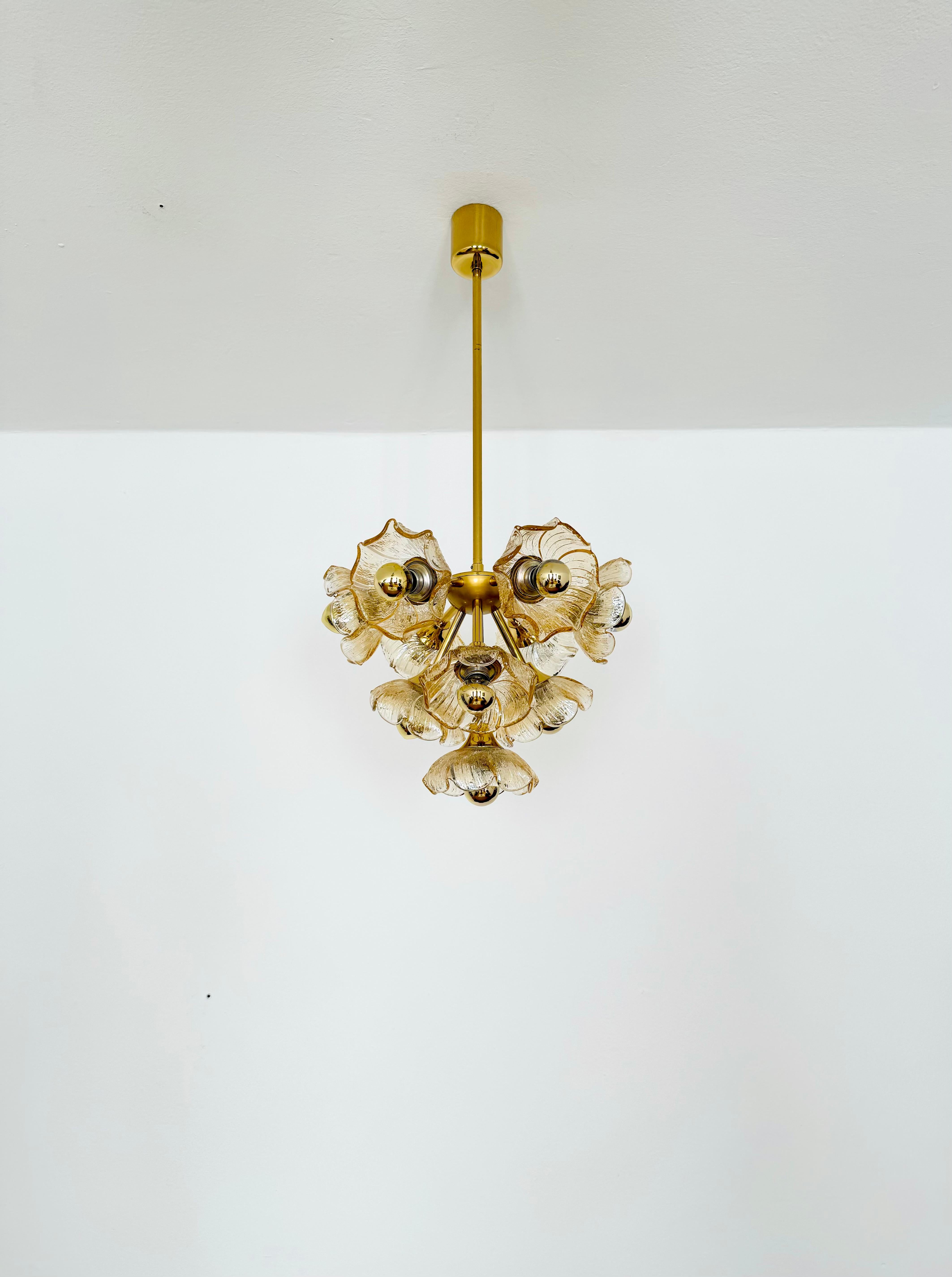 Hollywood Regency Lampadario in vetro floreale in vendita
