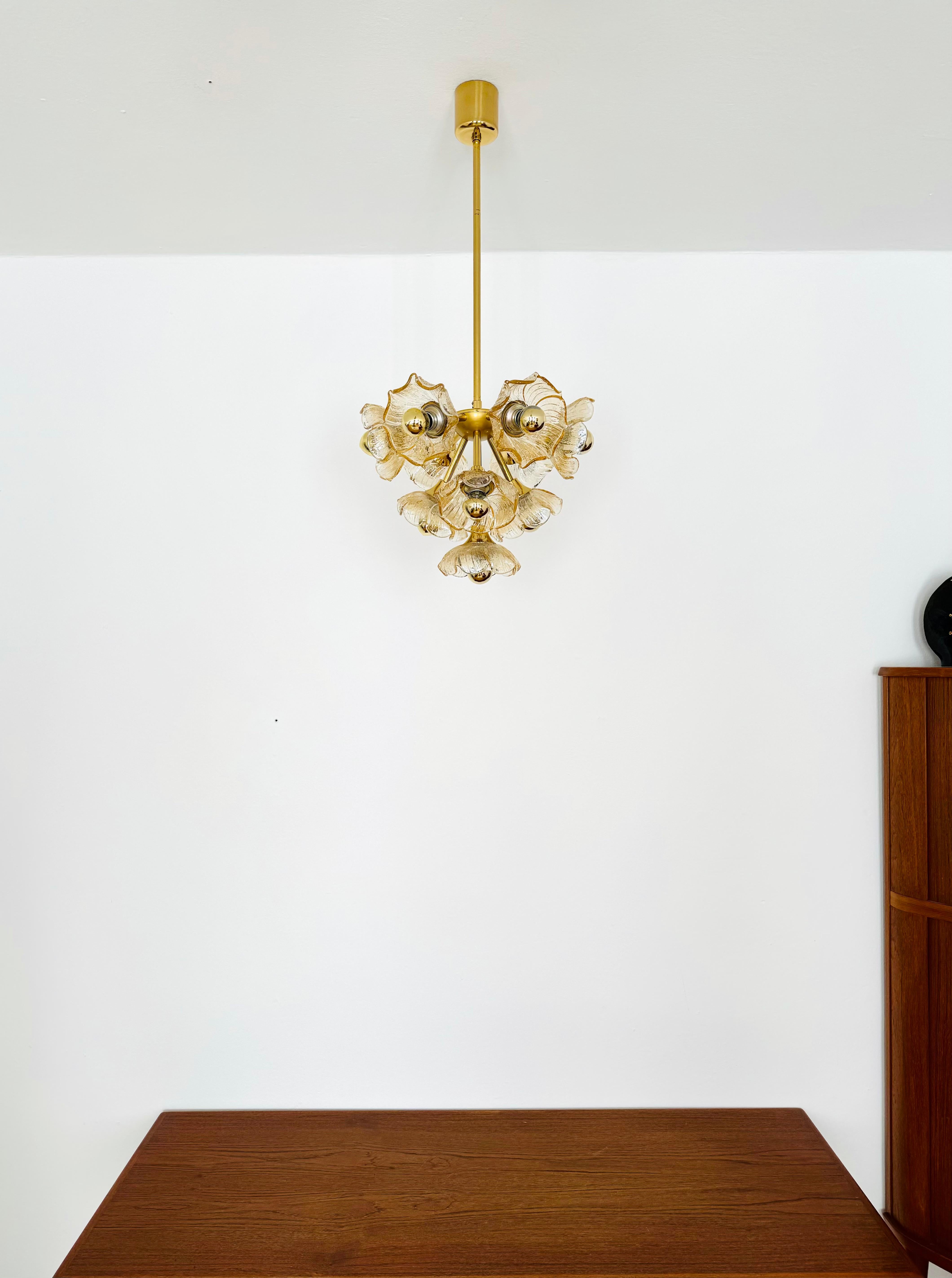 Austriaco Lampadario in vetro floreale in vendita