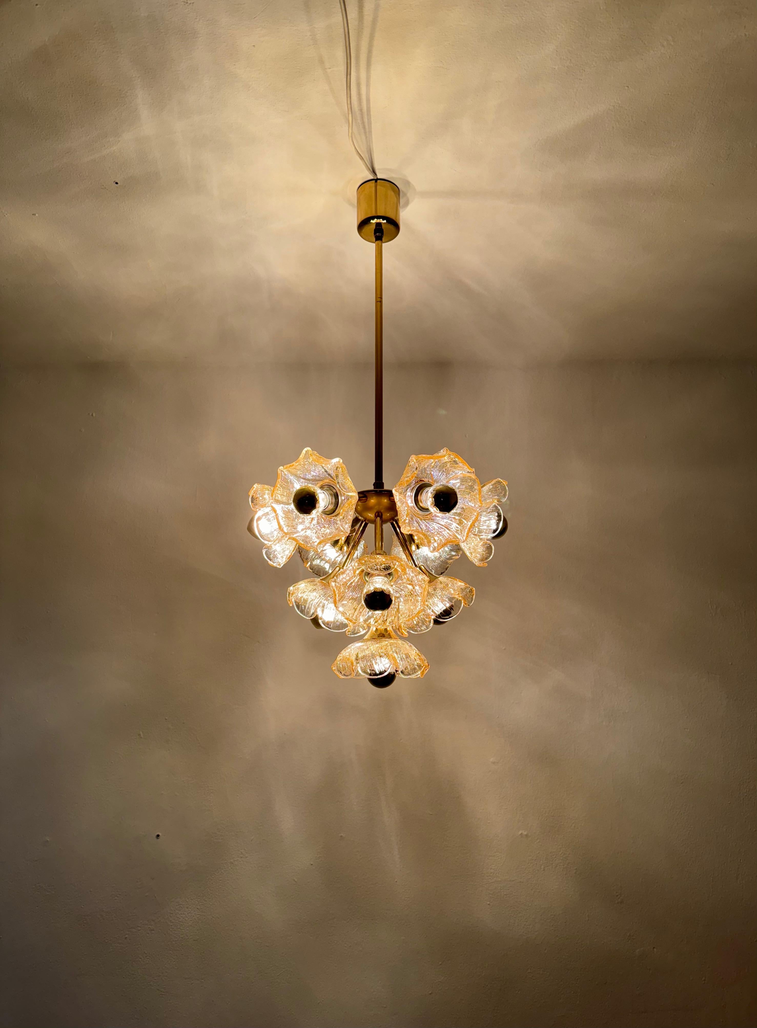 Lampadario in vetro floreale in vendita 1