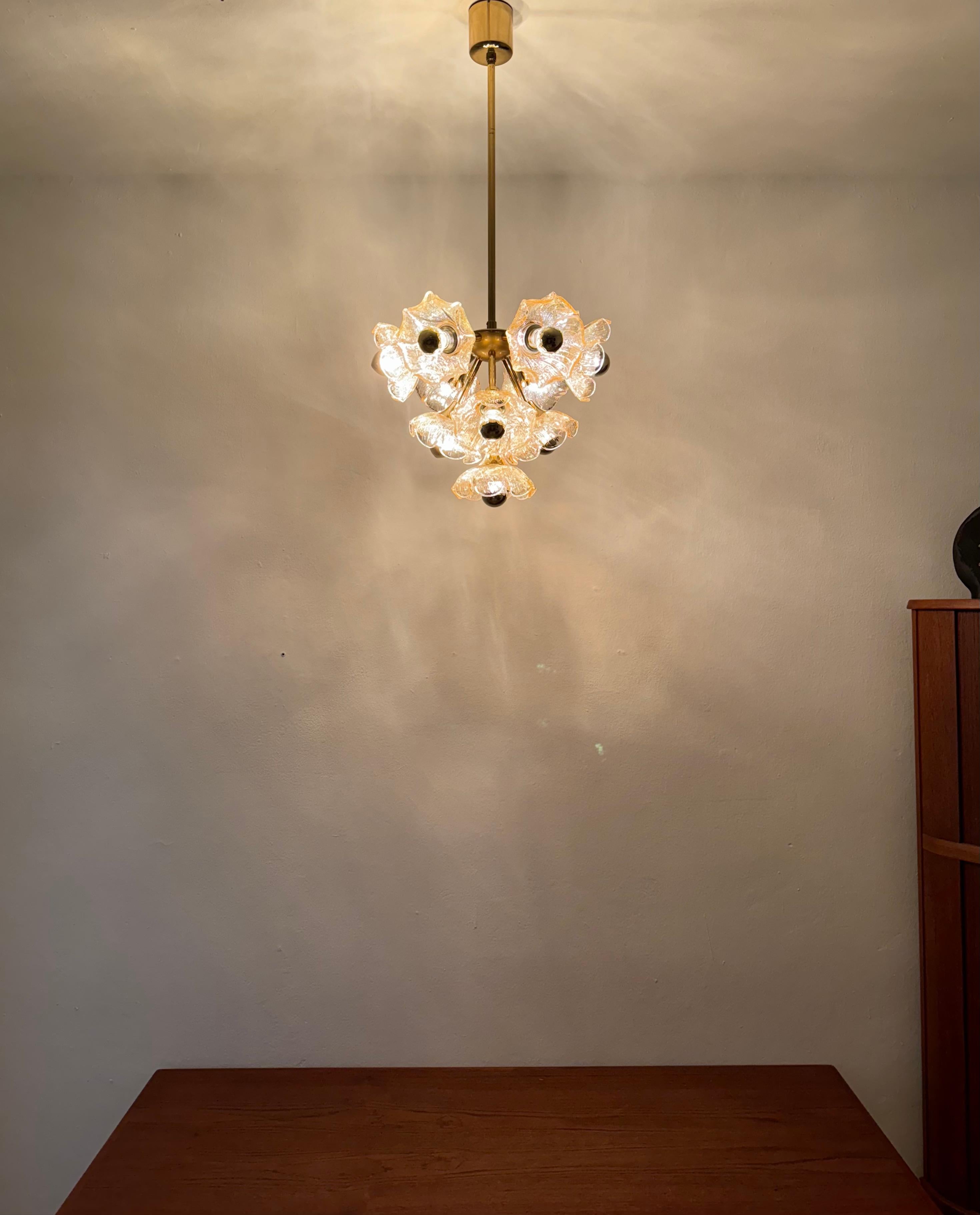 Lampadario in vetro floreale in vendita 2