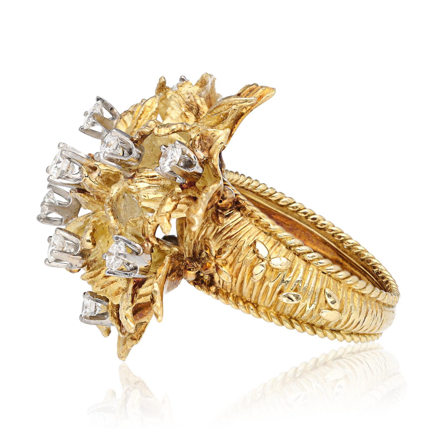 Floral Gold and Diamond Ring (Rundschliff) im Angebot