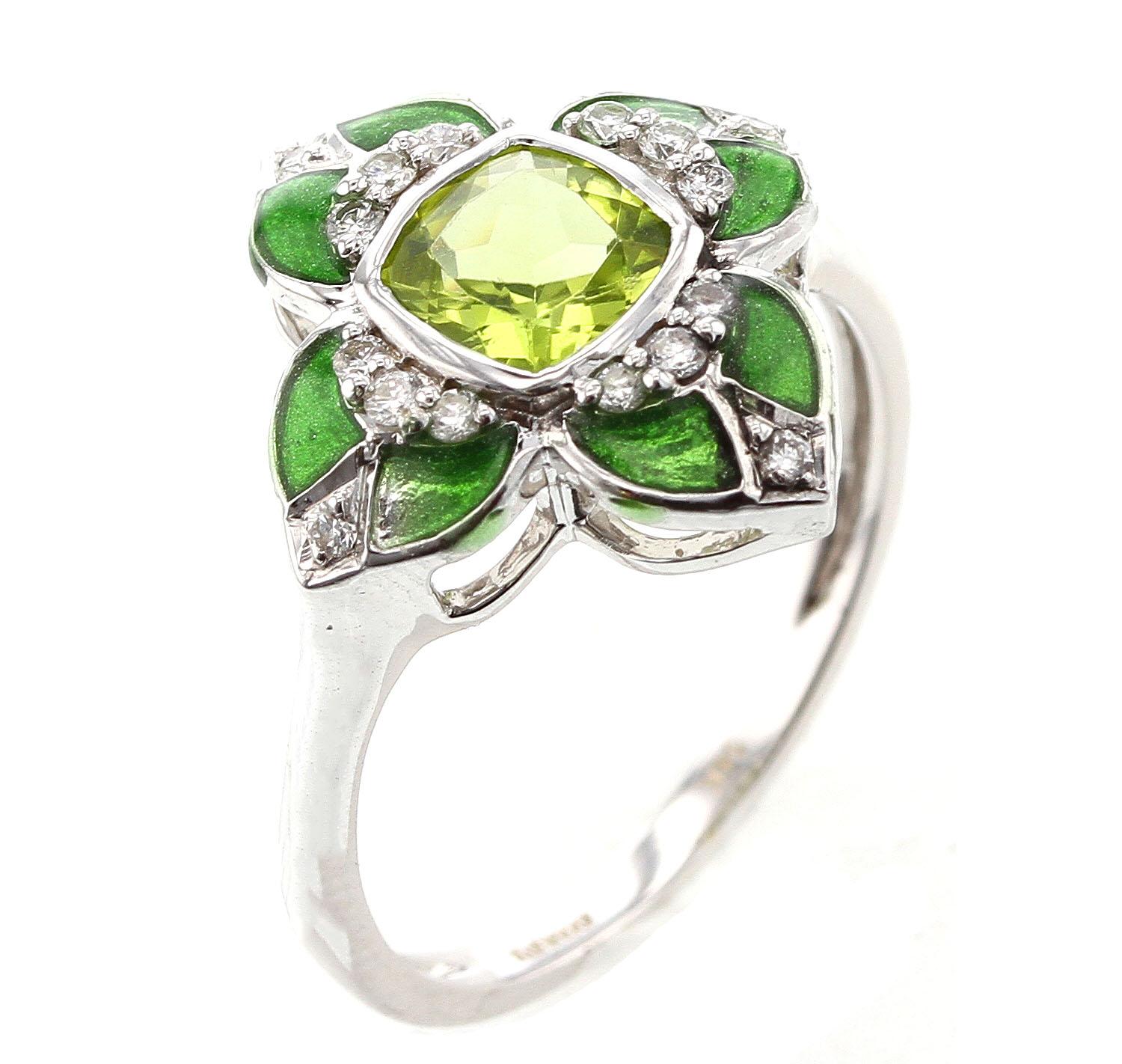 Floral Green Enamel Ring with Peridot and Diamonds In New Condition In New York, NY