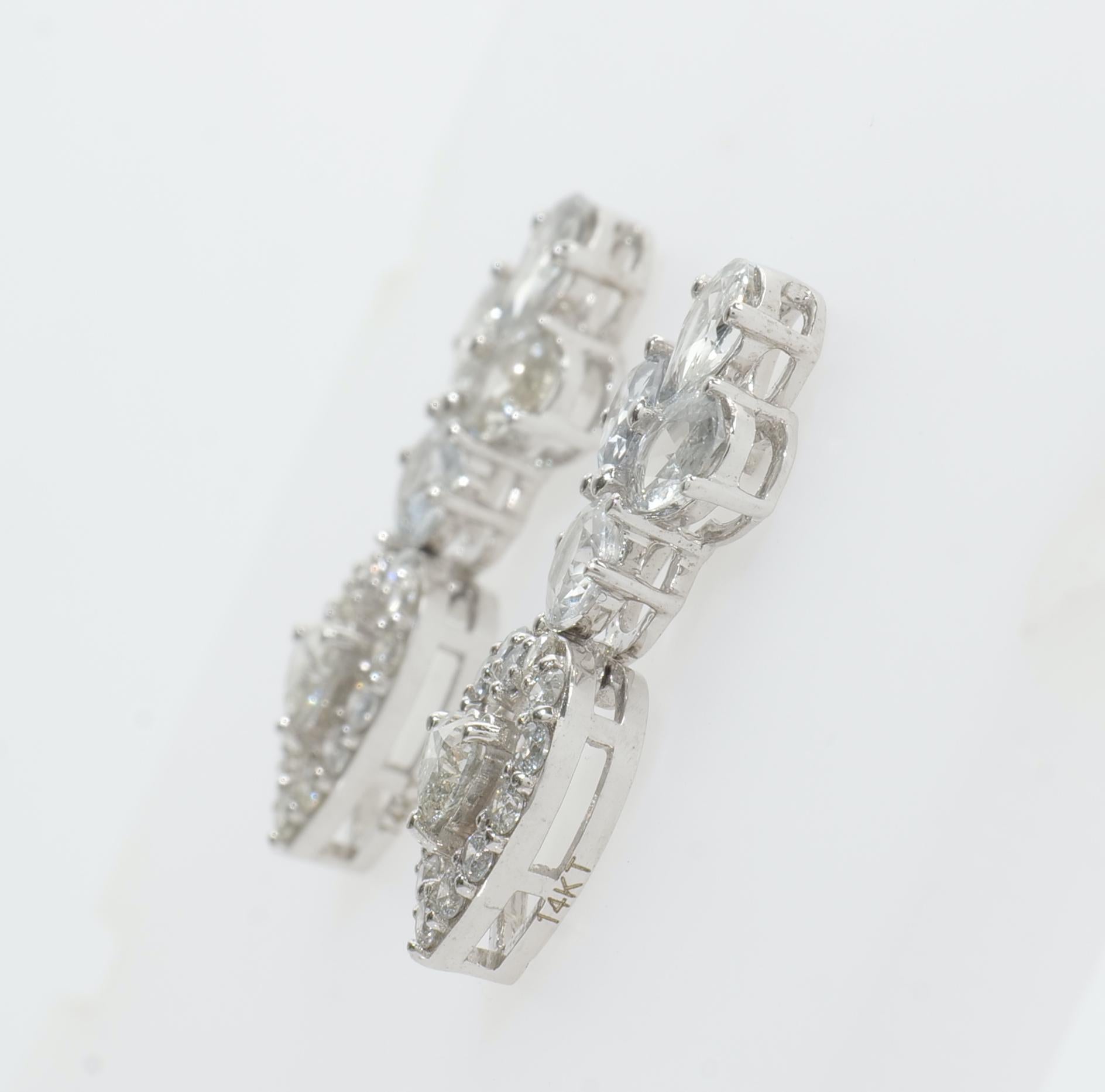 Boucles d'oreilles en or massif 14k (certifié) avec halo de diamants en forme de cœur floral en vente 2