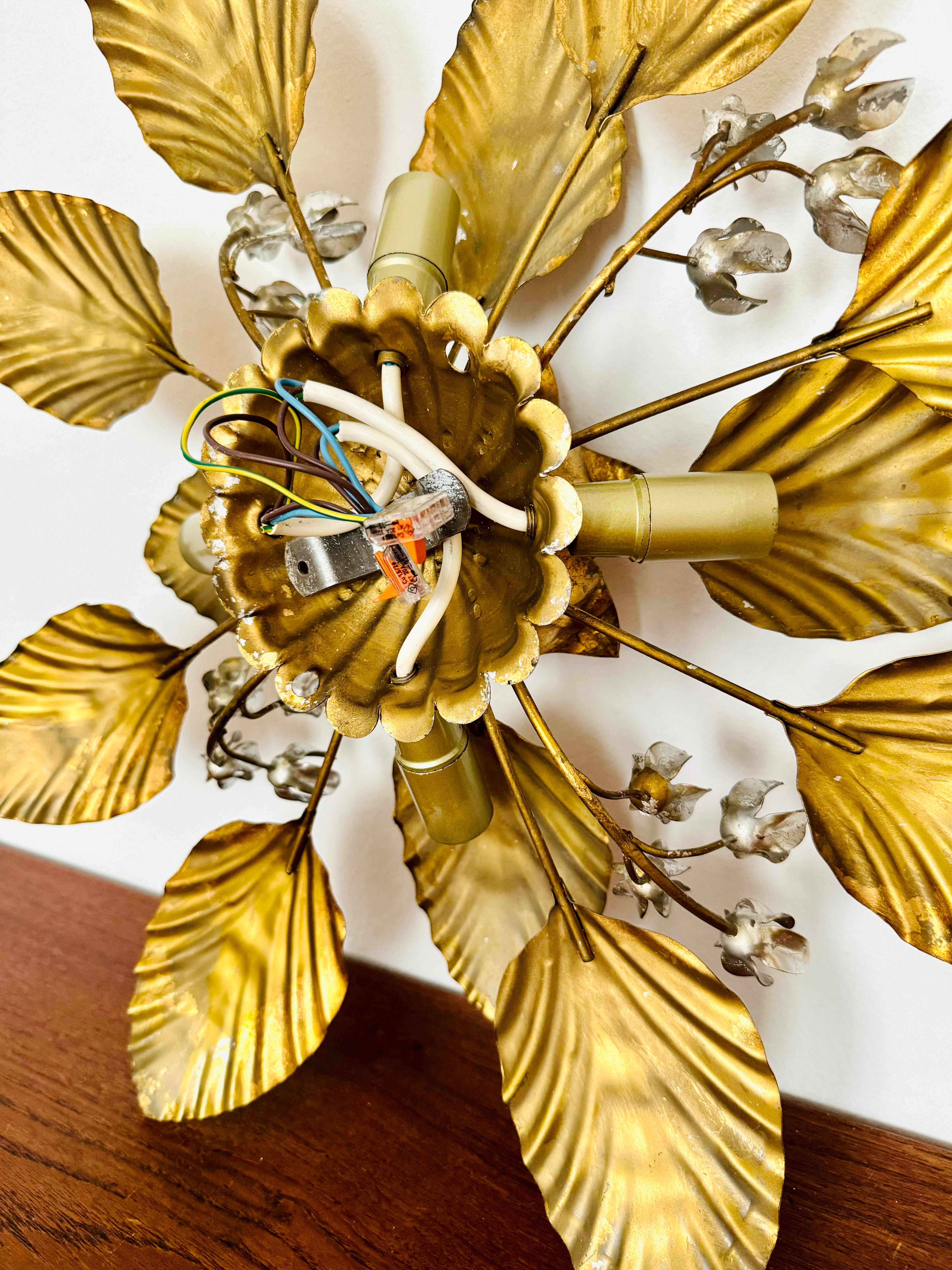 Florale Hollywood Regency Wand- oder Deckenleuchte von Hans Kögl im Angebot 11