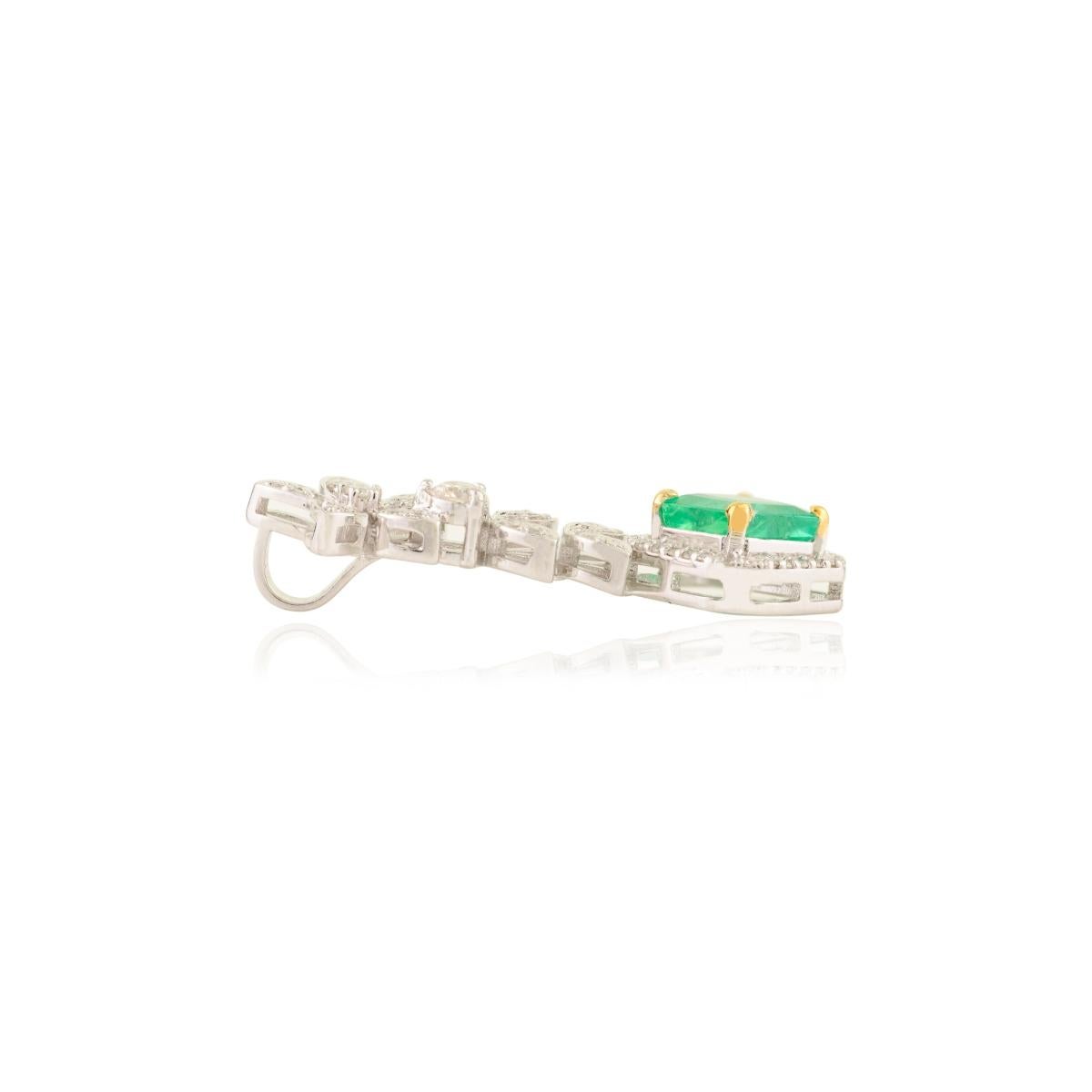 Ciondolo a goccia di ispirazione floreale con smeraldo e diamante in oro bianco 14k Regalo di gioielli In condizioni Nuovo in vendita a New York, NY