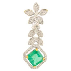 Colgante de gota inspirado en flores en oro blanco de 14k con esmeralda y diamantes Regalo de joyería