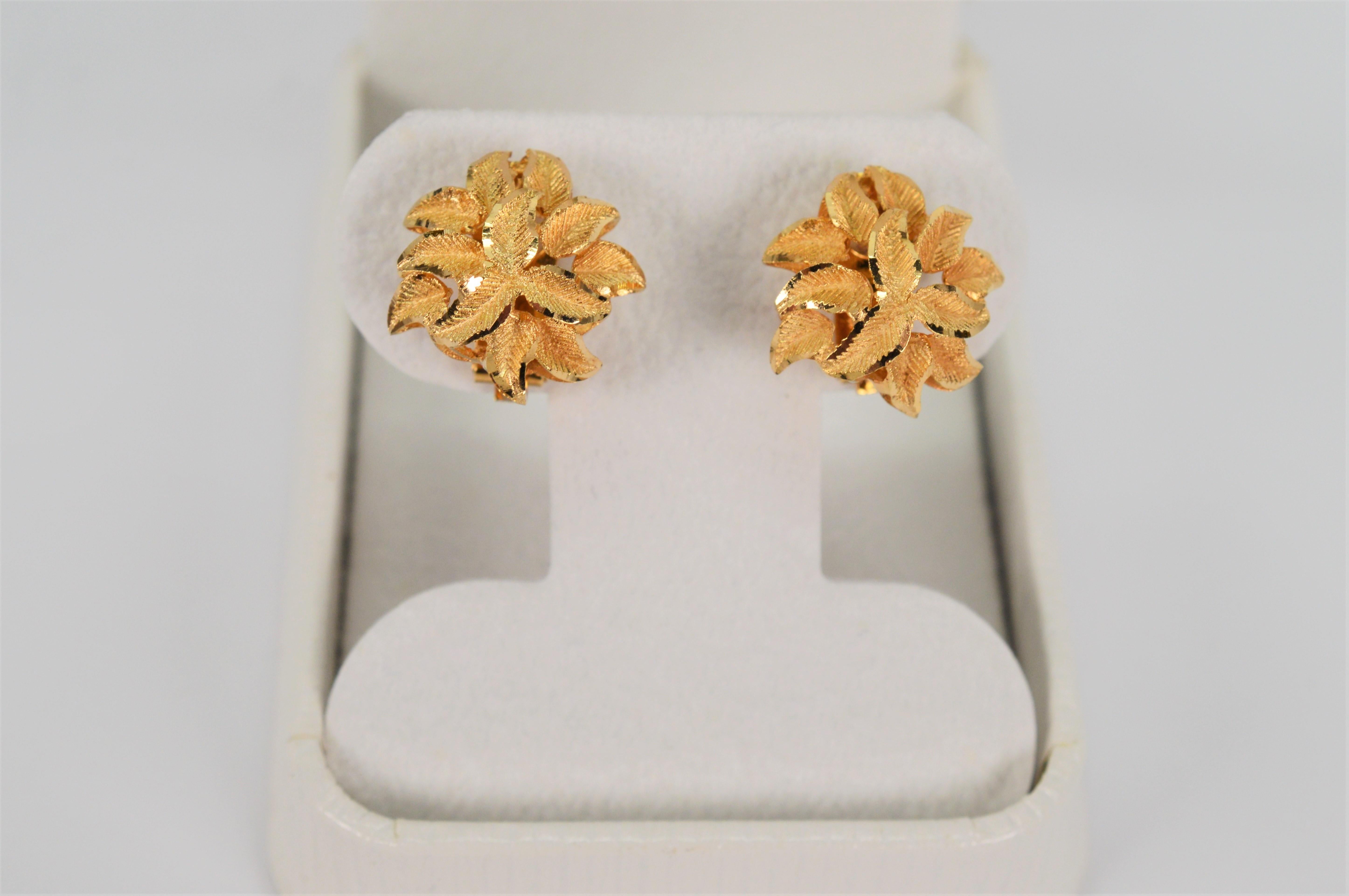 Floral Inspired Frosted Gold Stud Earrings For Sale 2