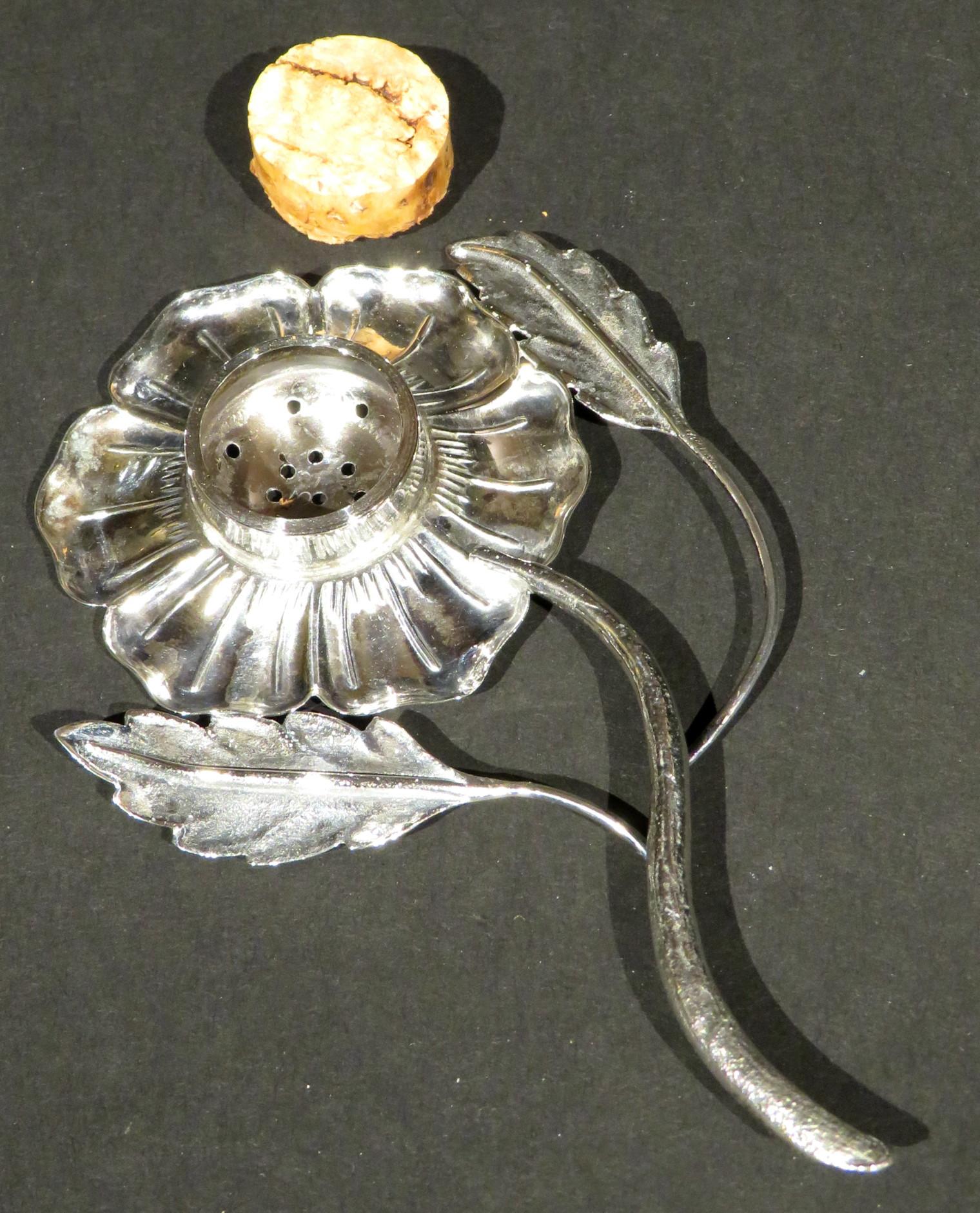 Floral inspirierter Judaica Silberbesteck-Gemüsehalter / Besamim, frühes 20. Jahrhundert (Israelisch) im Angebot