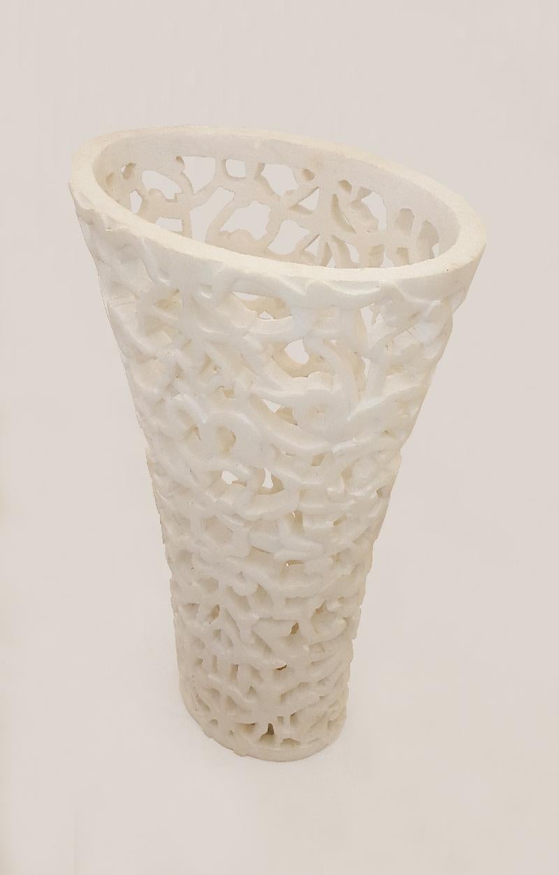 Indian Floral Jali Umbrella Stand In White Marble Handcrafted In India For Sale