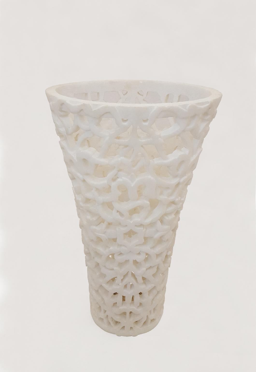 Contemporary Floral Jali Umbrella Stand In White Marble Handcrafted In India For Sale