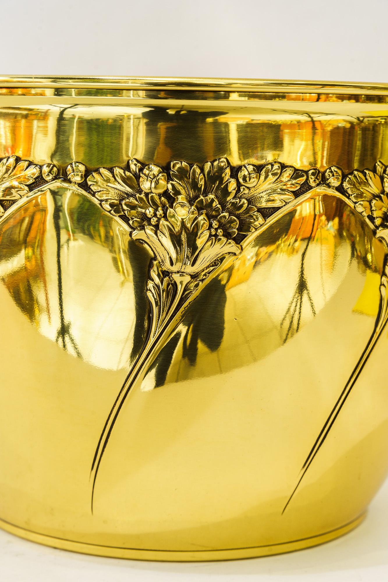 Floral Jugendstil-palmentopf Vienna um 1909 im Zustand „Gut“ im Angebot in Wien, AT