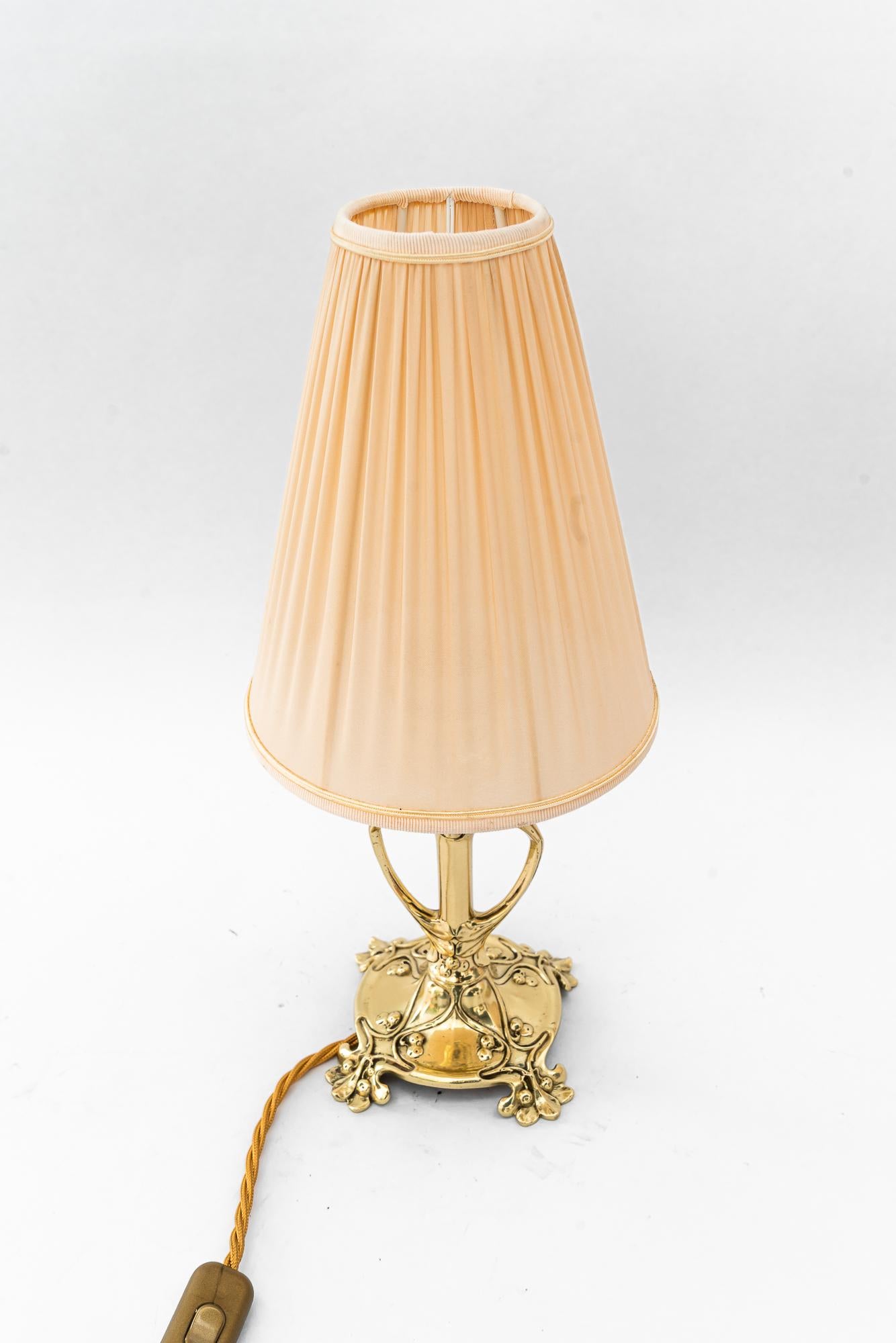 Floral Jugendstil table lamp with fabric shade vienna around 1908 en Bueno estado para la venta en Wien, AT