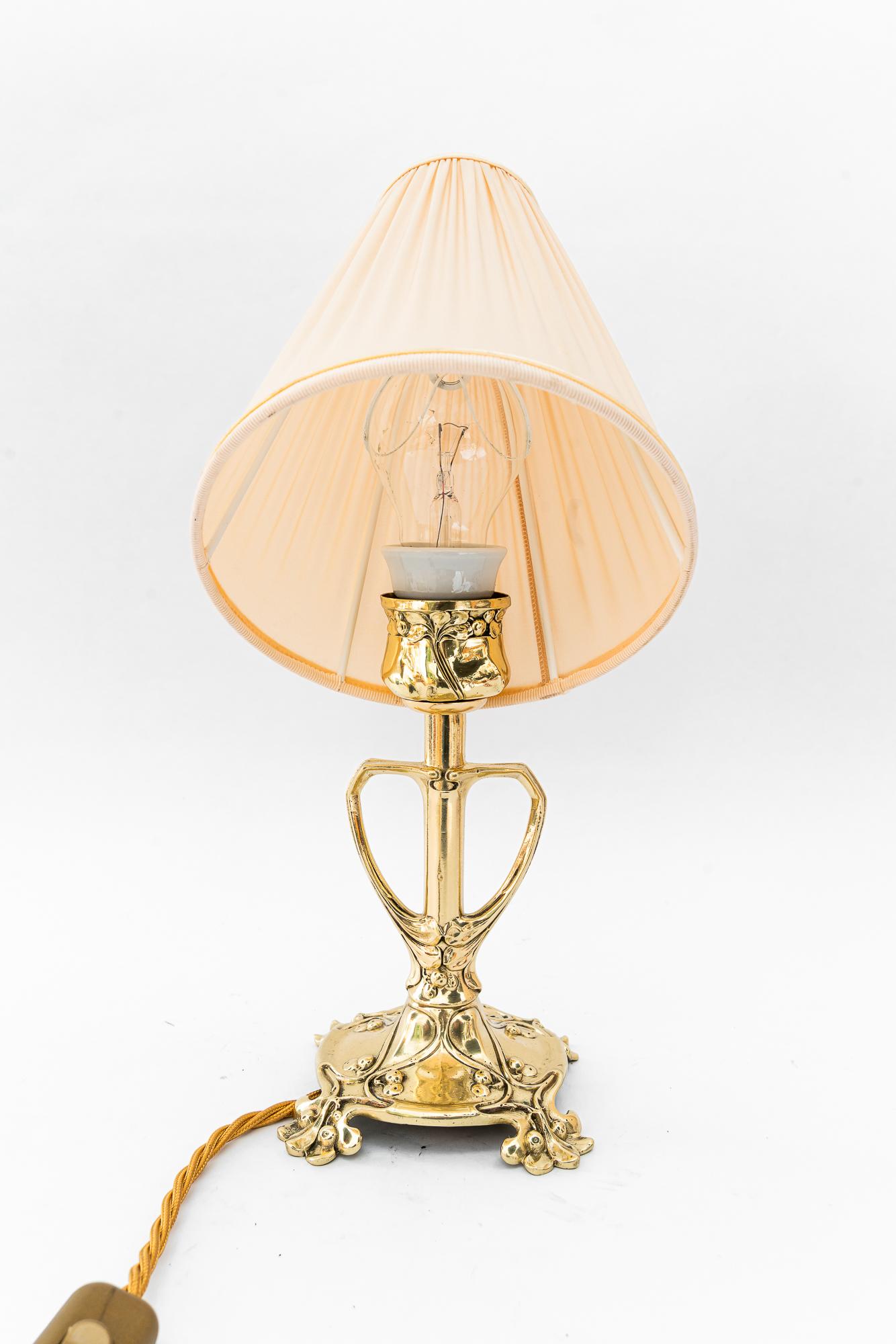 Floral Jugendstil table lamp with fabric shade vienna around 1908 principios del siglo XX en venta