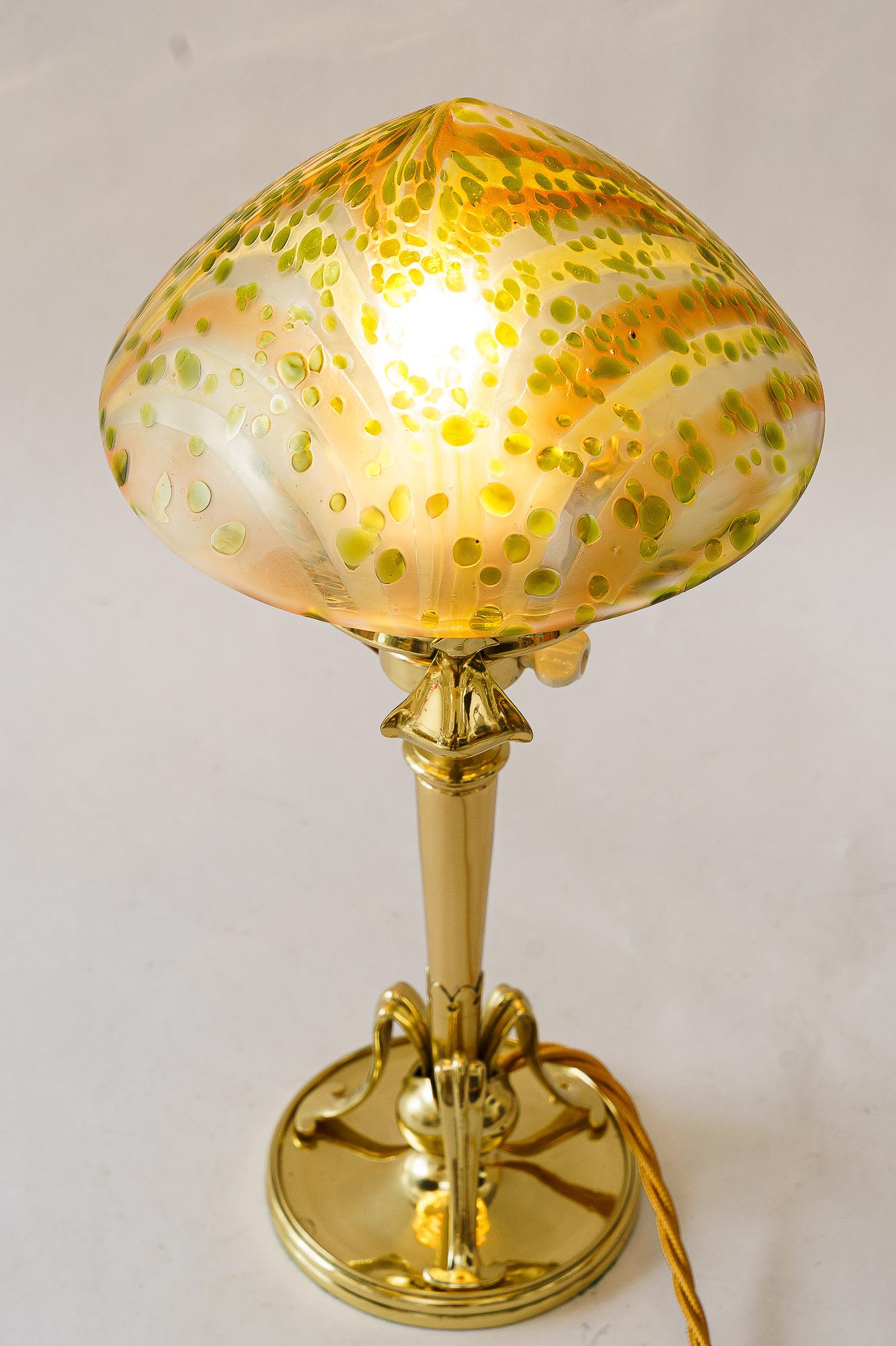 Lampe de table Jugendstil florale avec abat-jour en verre Loetz vers 1908 en vente 6