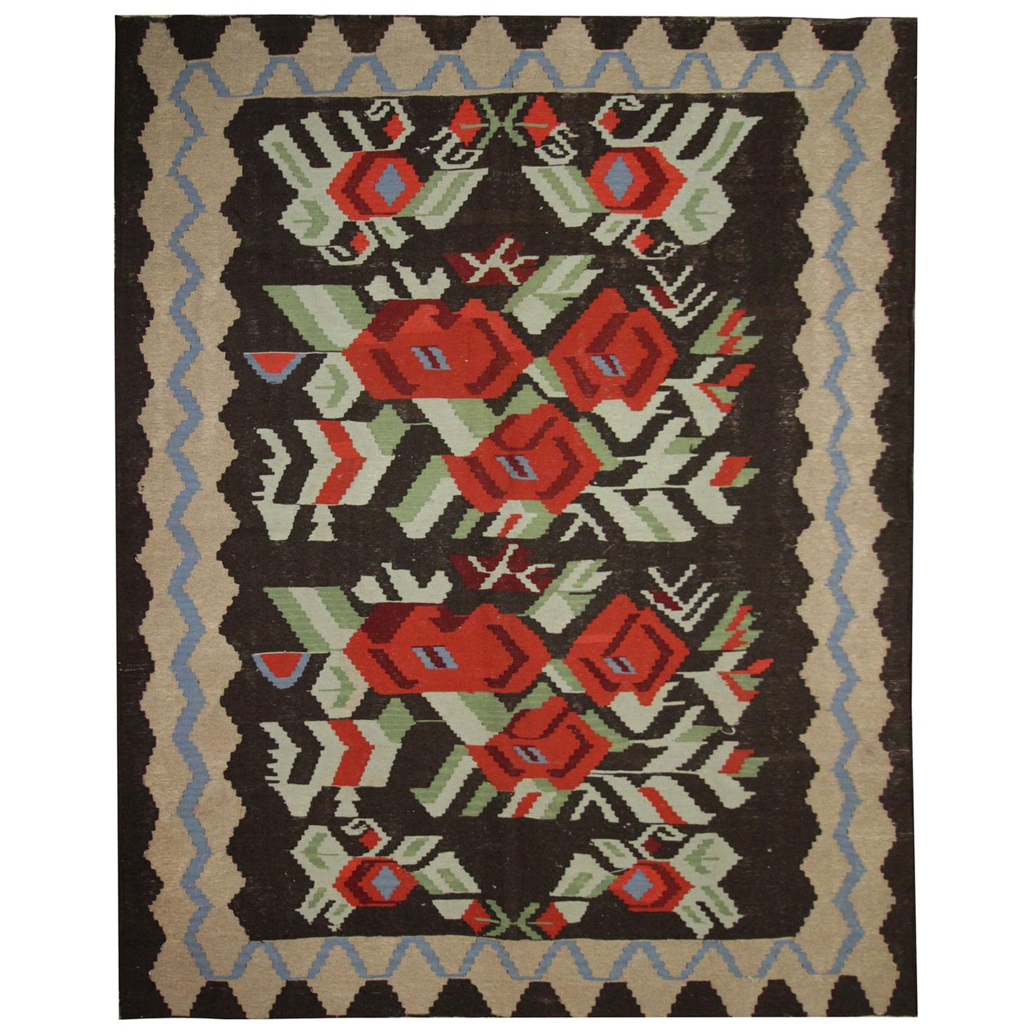 Tapis Kilim à fleurs - Tapis artisanal en laine traditionnelle vintage en vente