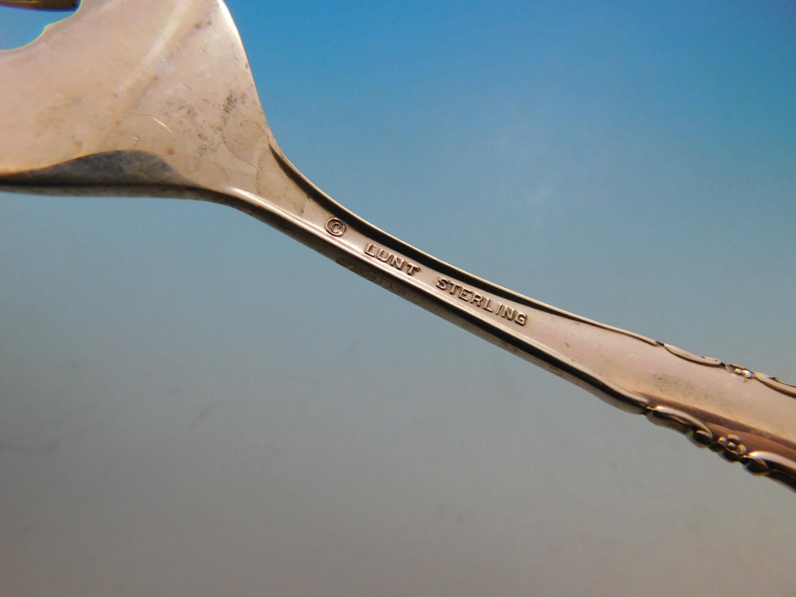 Milieu du XXe siècle Ensemble de couverts en argent sterling pour 8 personnes 41 pièces Lace by Lunt à motifs floraux en vente