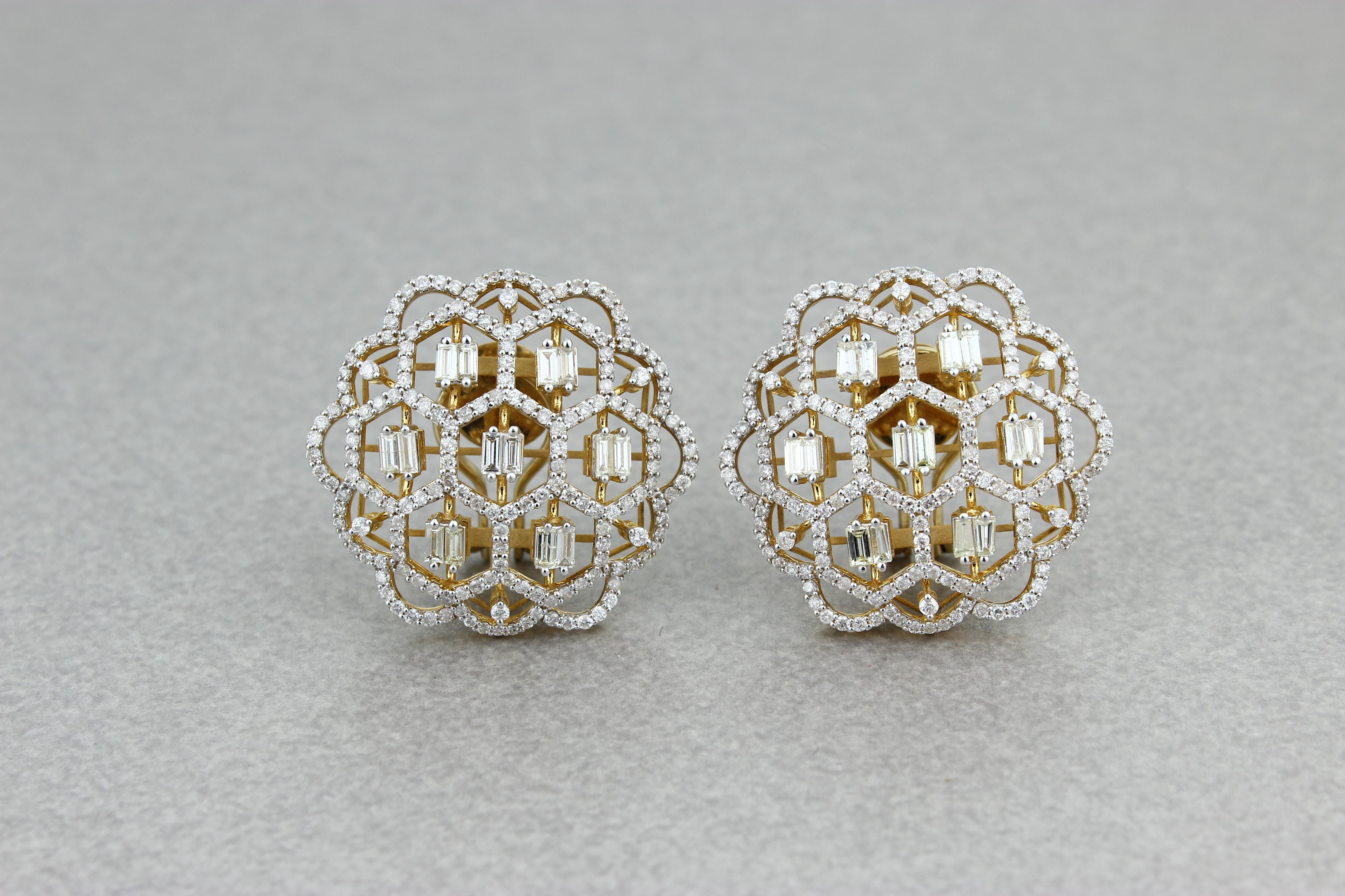 Pendientes de oro macizo de 14k con diamantes en celosía floral (certificados) en venta 2