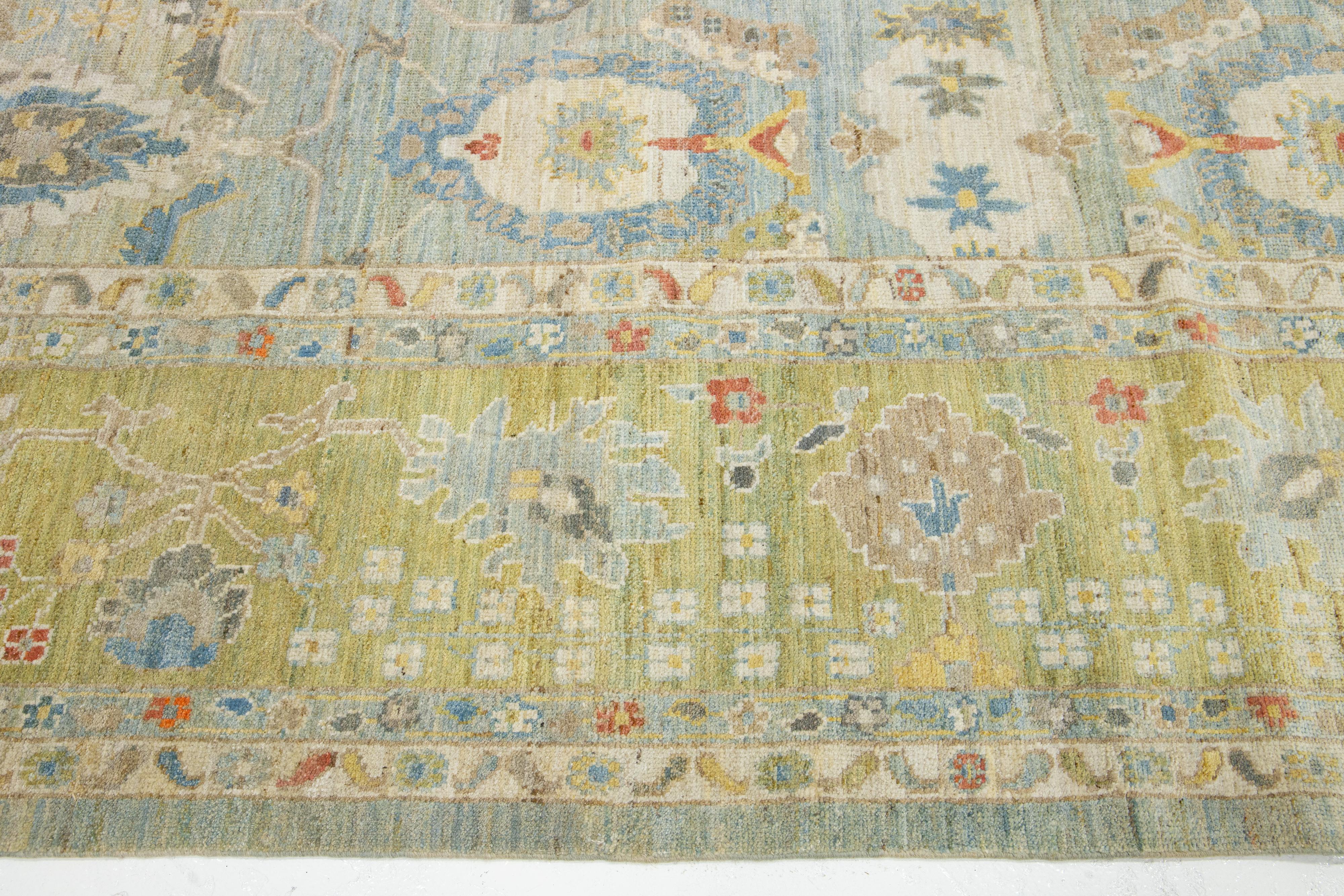 Floral Hellblau Modern Übergröße Sultanabad Wollteppich im Angebot 1
