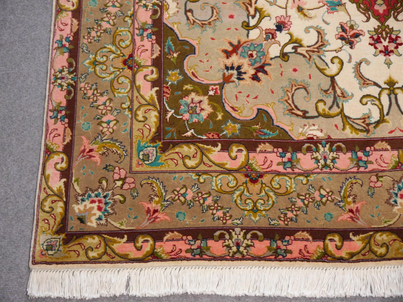 Tabriz Floral Medaillon Rug with silk highlights in creme, green, red and pink 5 x 7 ft For Sale