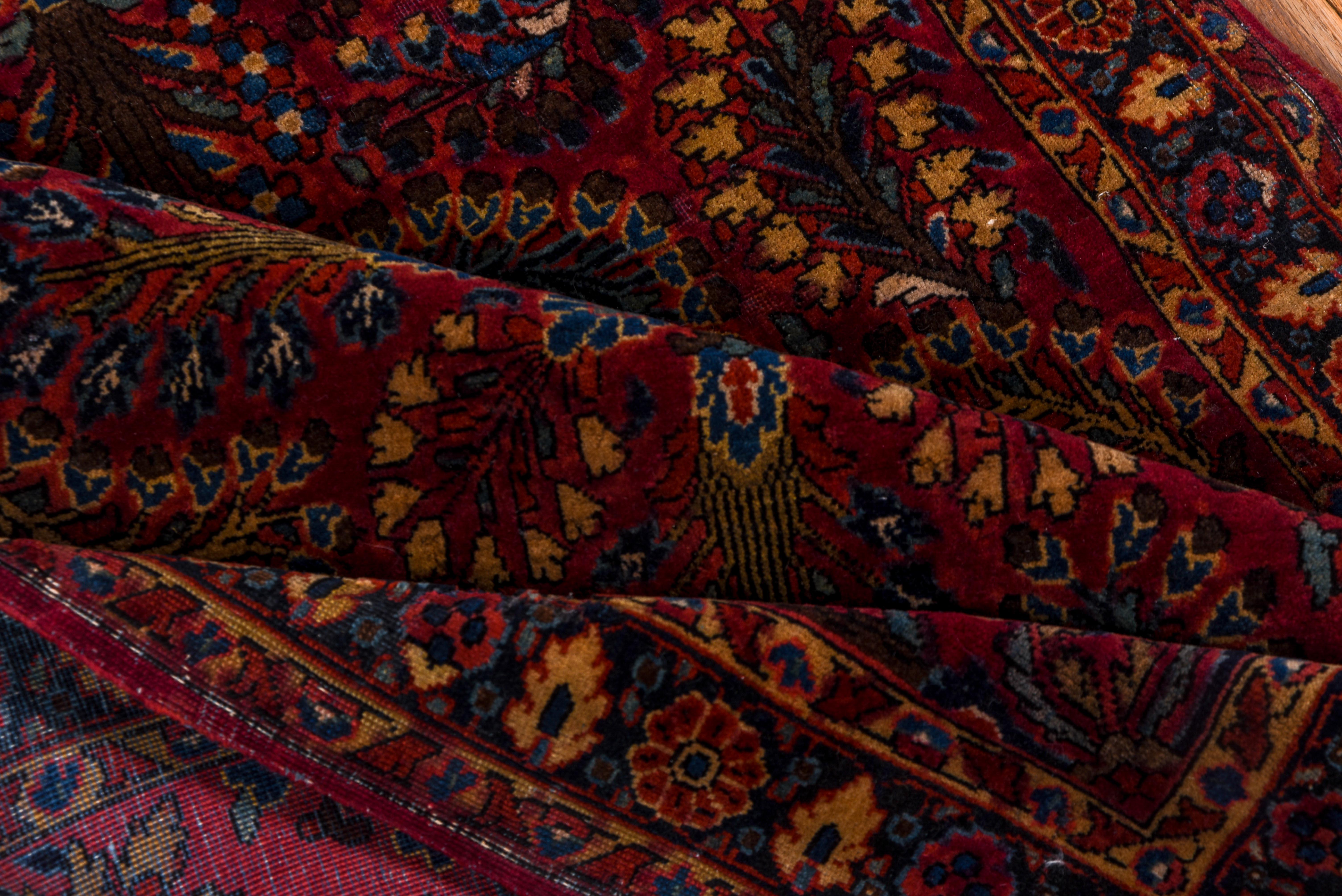 Hand-Knotted Floral Medallion Antique Sarouk Persian Rug Circa 1920 For Sale