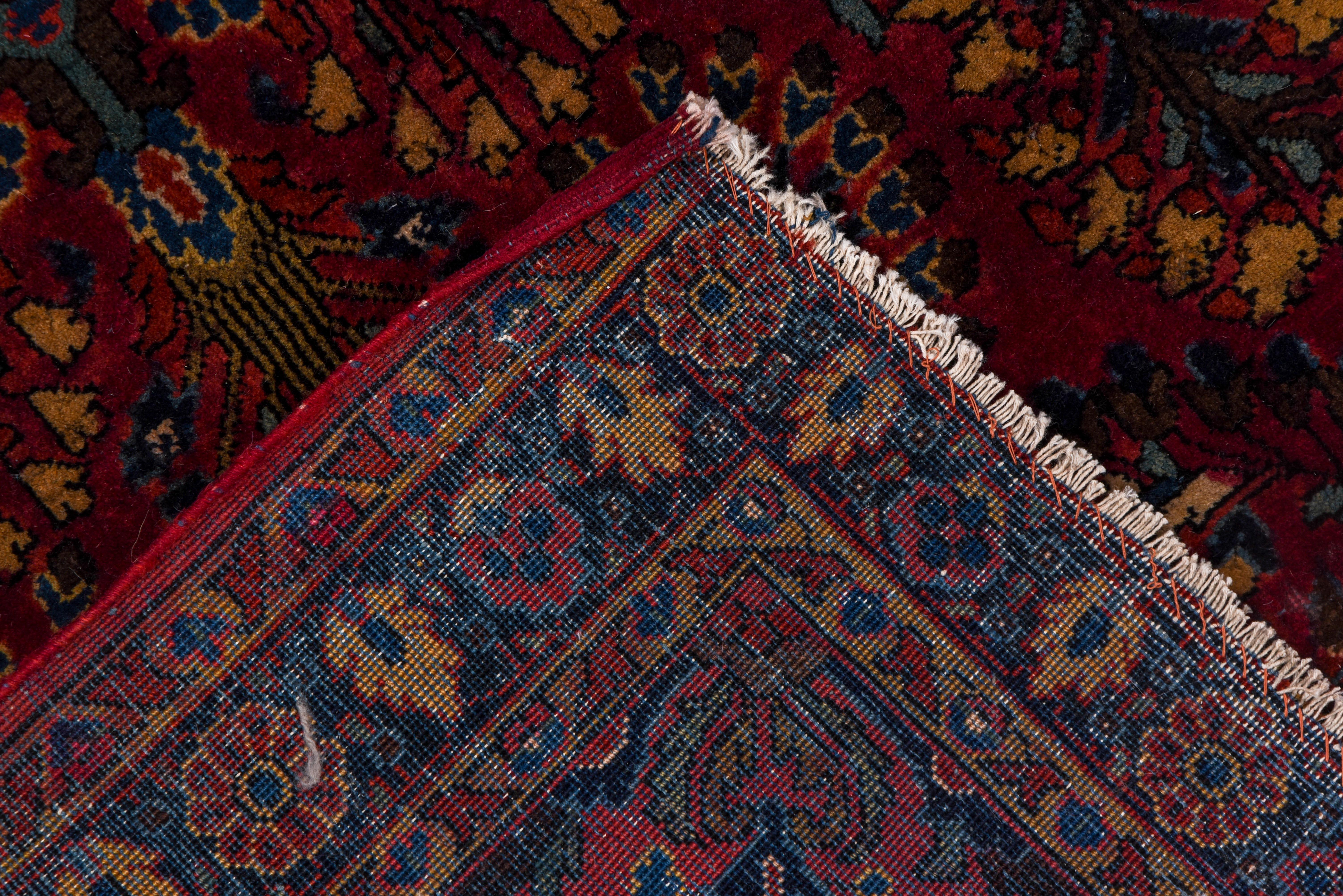 Floral Medallion Antique Sarouk Persian Rug Circa 1920 In Good Condition For Sale In New York, NY
