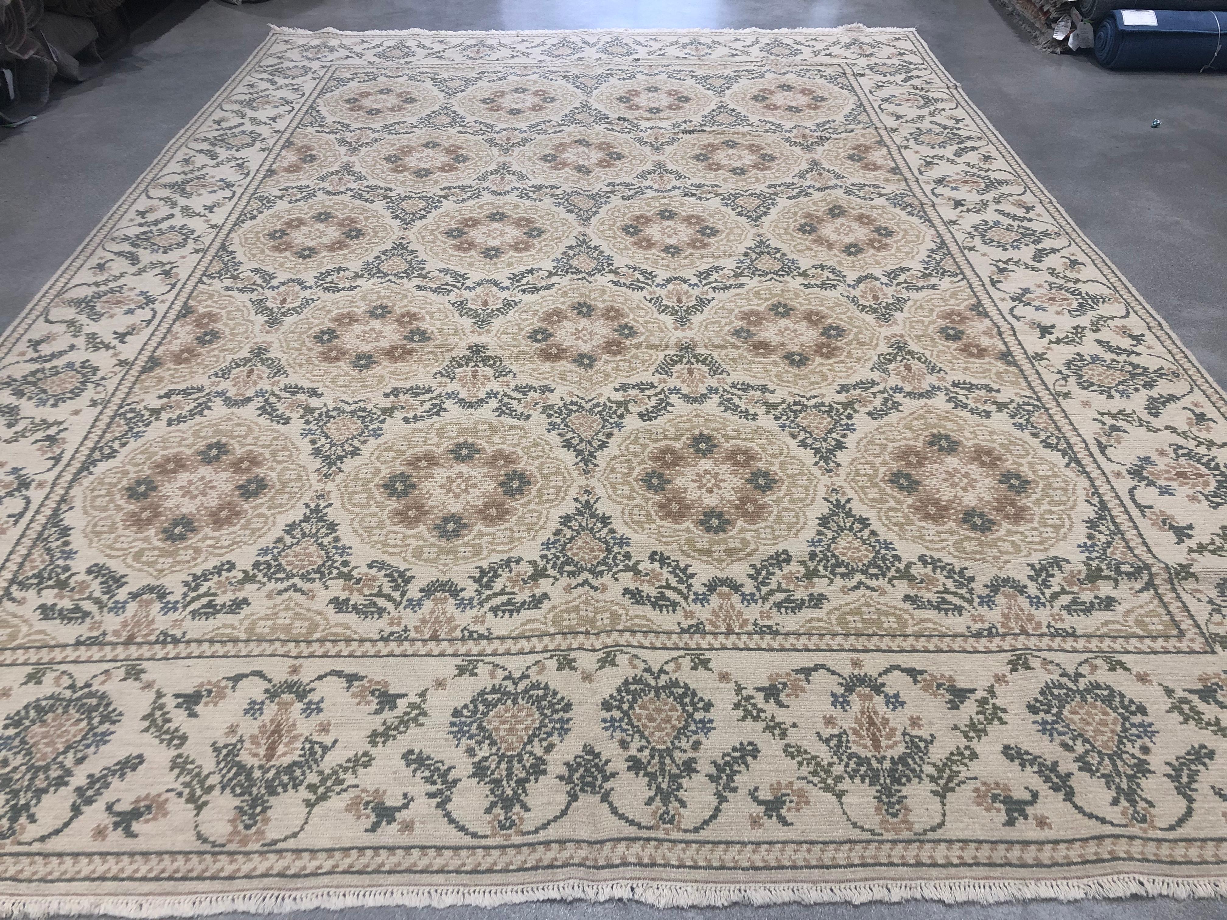 Alfombra de Medallones Florales en Verde y Marrón Europeo en venta