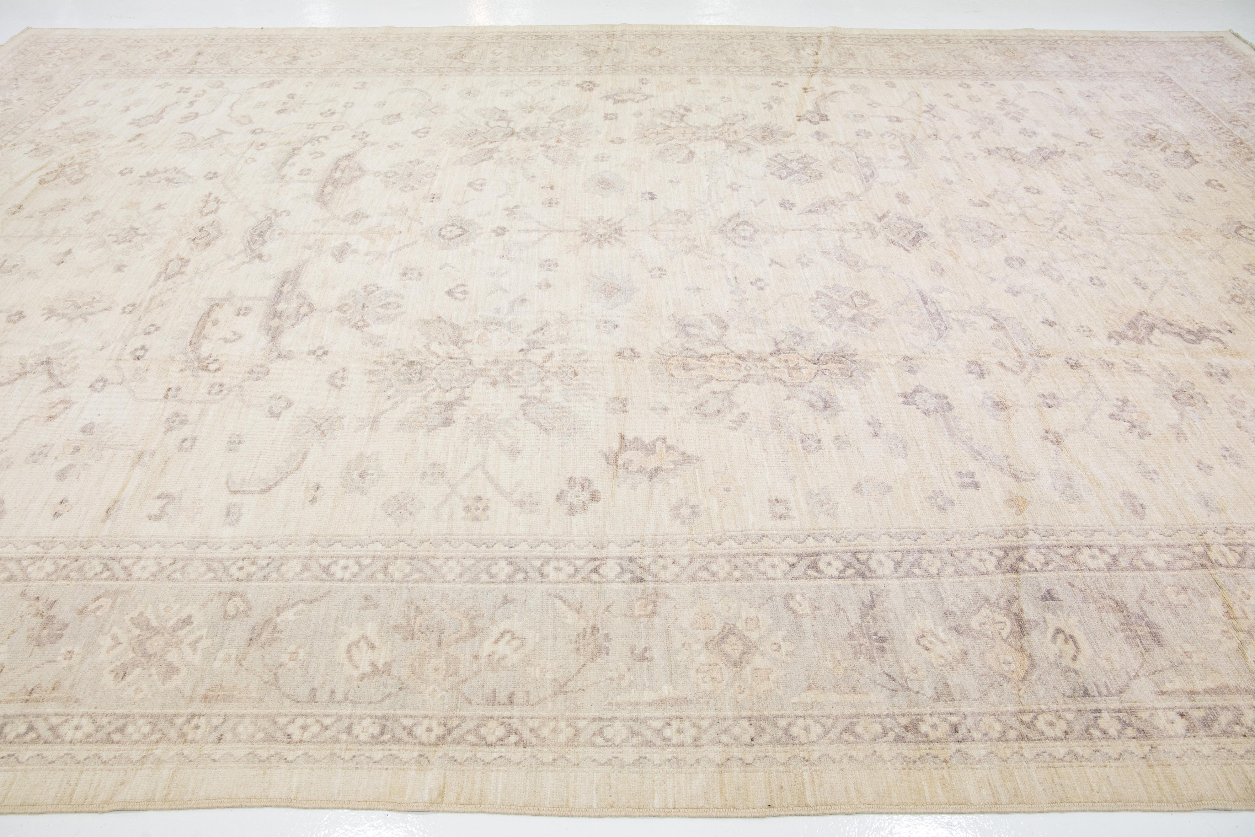Floral Modern Turkish Oushak Handmade Beige & Gray Wool Rug In New Condition For Sale In Norwalk, CT