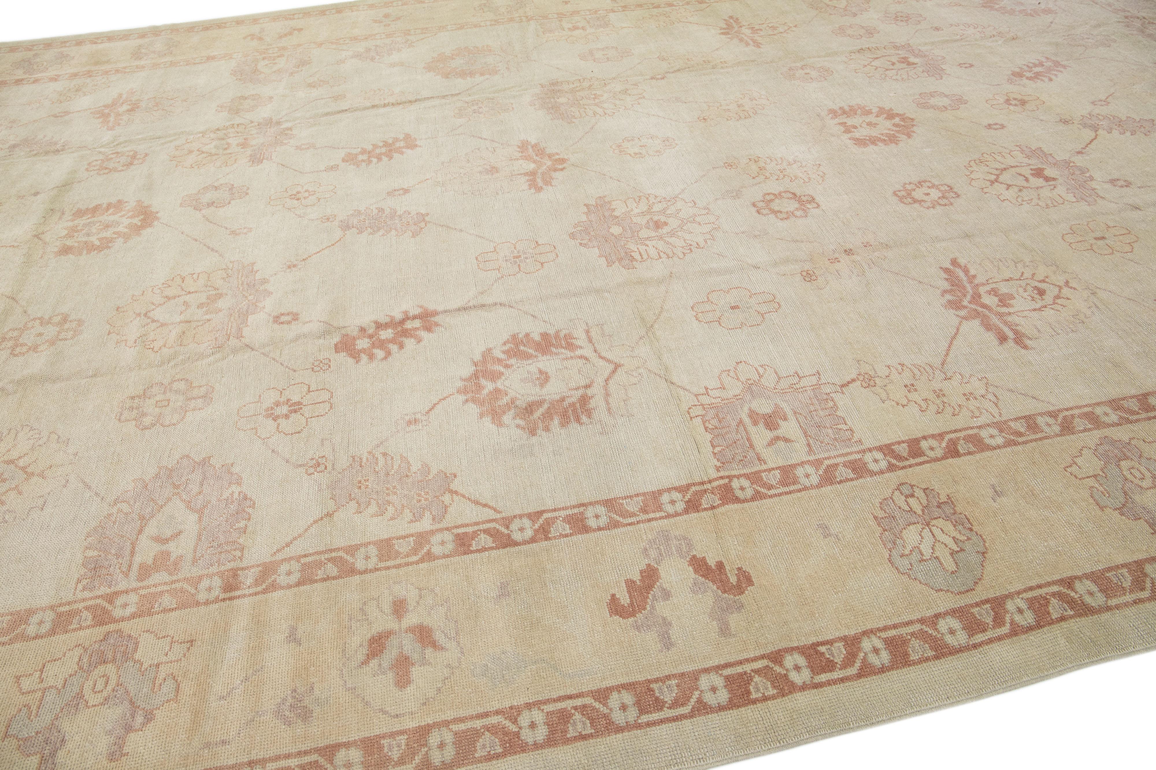 Floral Modern Turkish Oushak Handmade Beige Wool Rug  In New Condition For Sale In Norwalk, CT