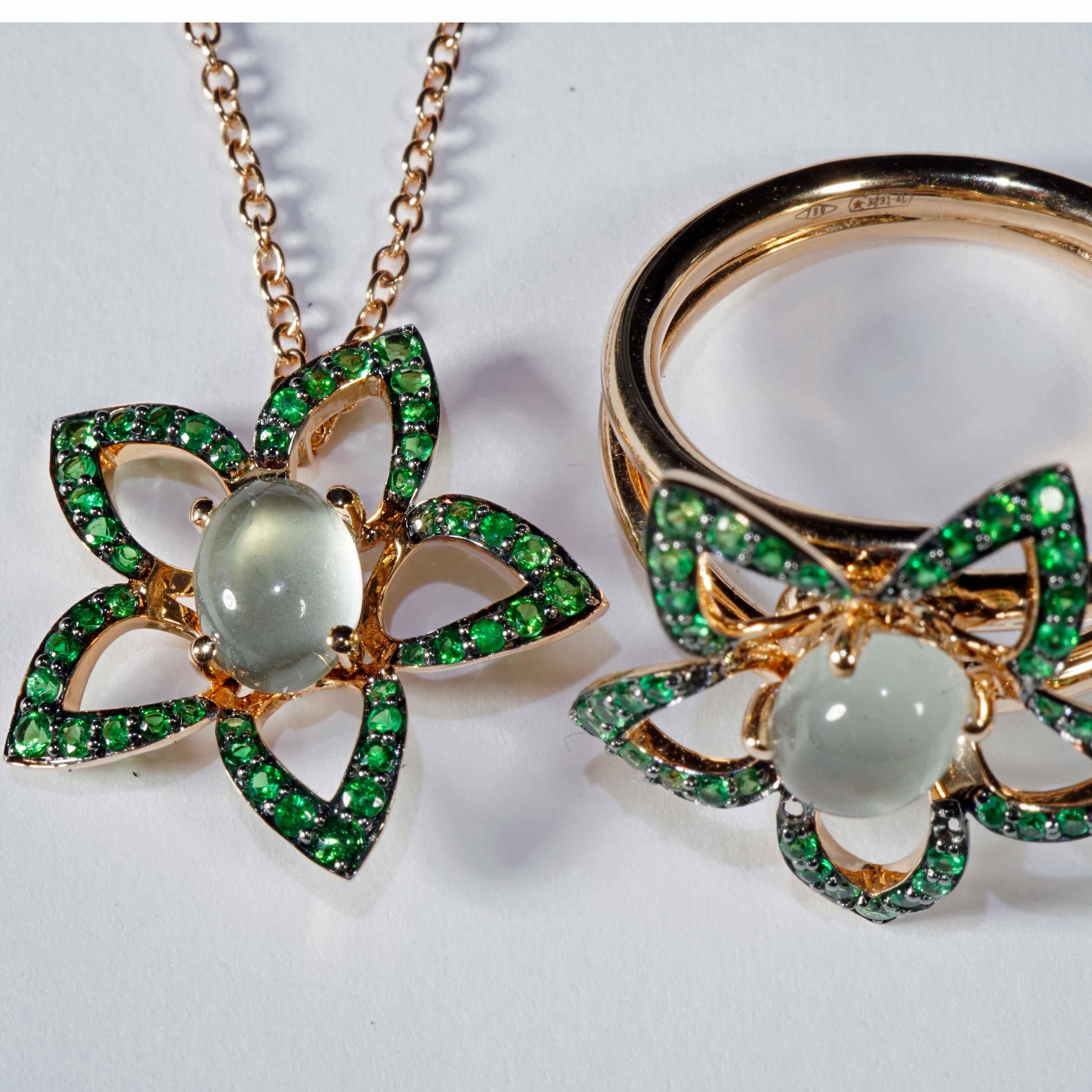 Pendentif en tsavorite à fleurs avec chaîne vert poison et lumière de lune 19 x 6 mm en vente 2