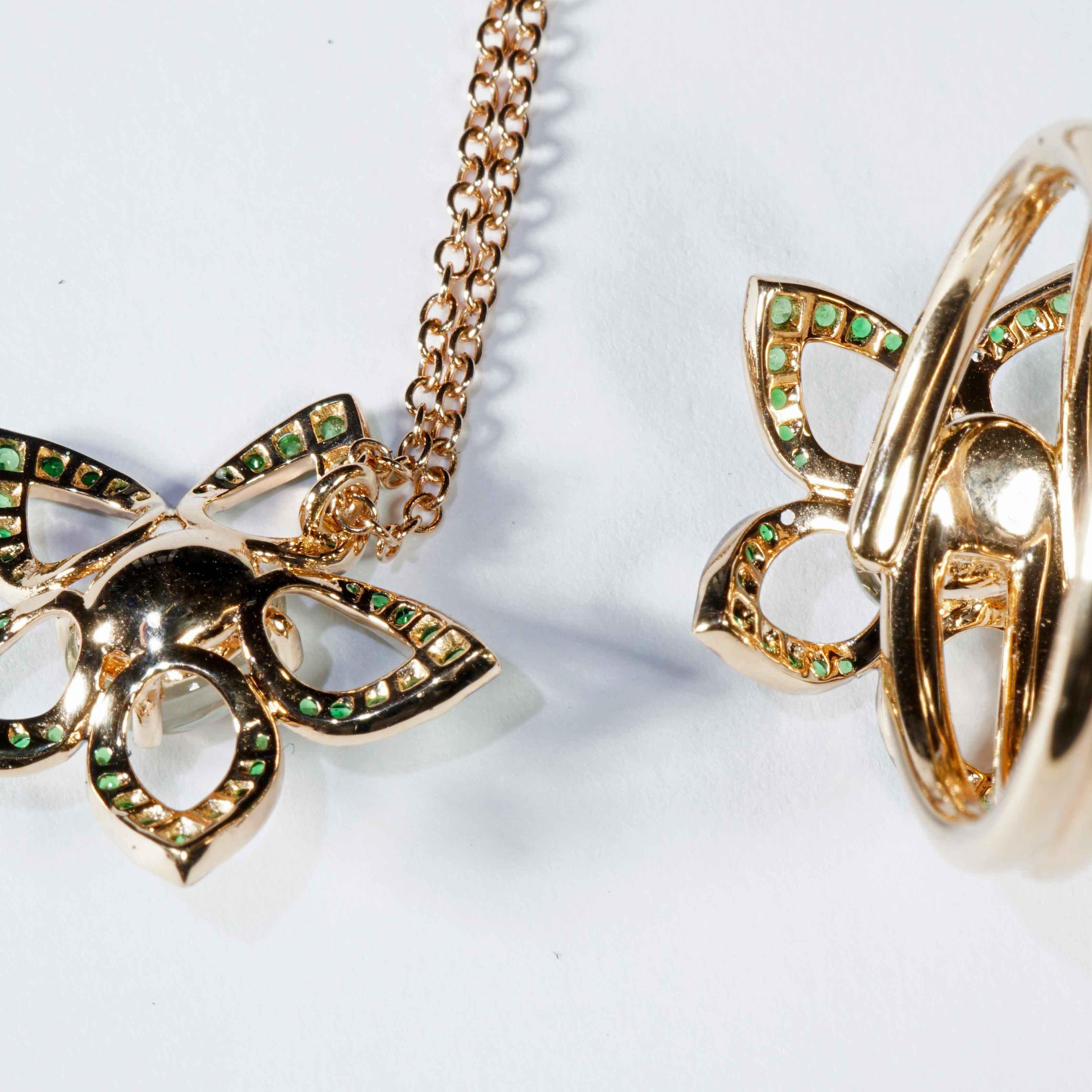 Pendentif en tsavorite à fleurs avec chaîne vert poison et lumière de lune 19 x 6 mm en vente 3