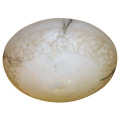 Lámpara de alabastro con motivos florales