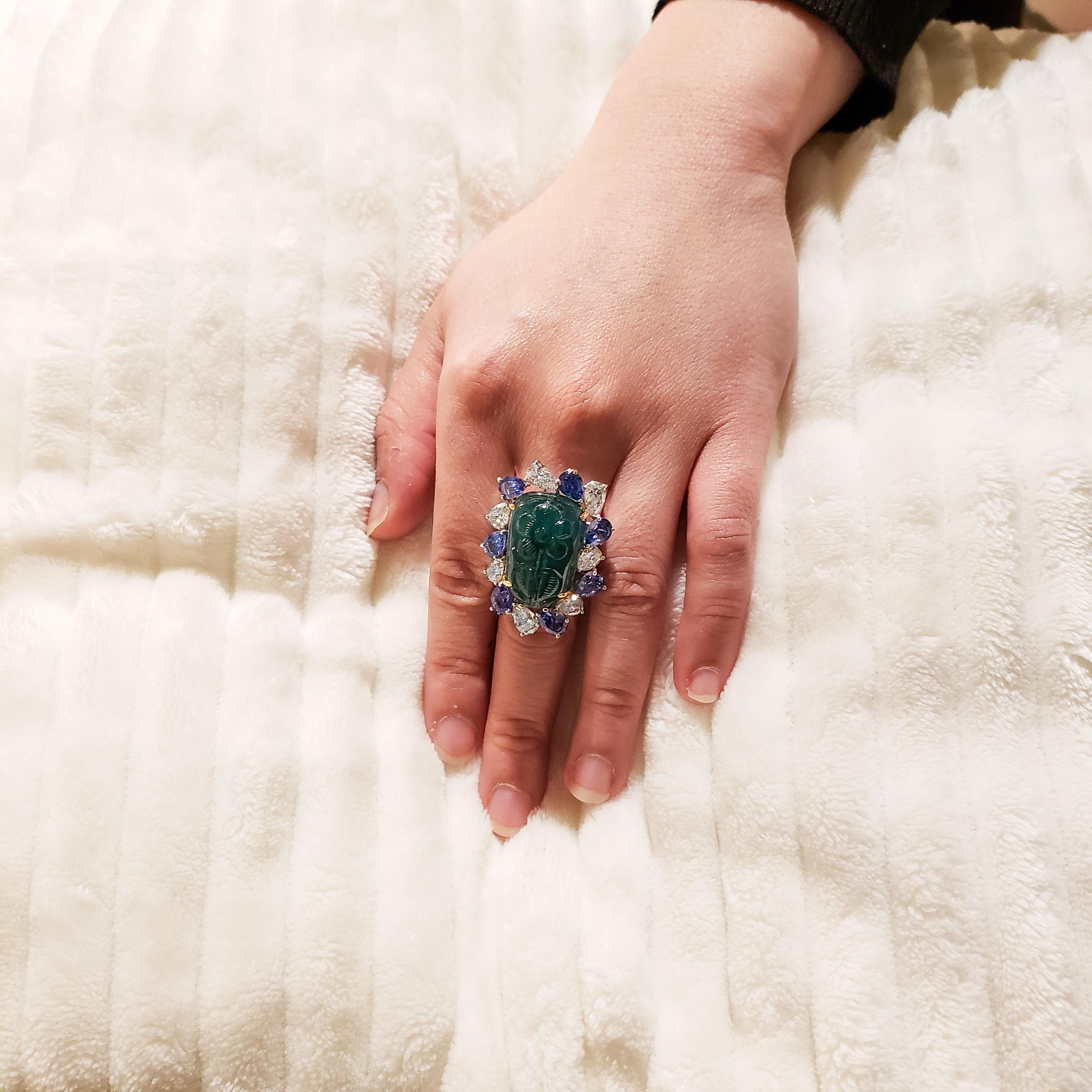Floral Motif Carved Green Emerald, Sapphire and Diamond Cocktail Ring In New Condition For Sale In New York, NY